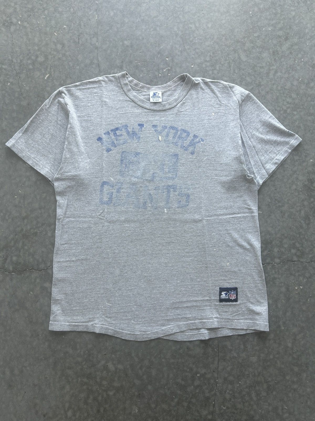 Starter X Vintage Thrashed Vintage 90s Starter New York Giants Graphic Tee