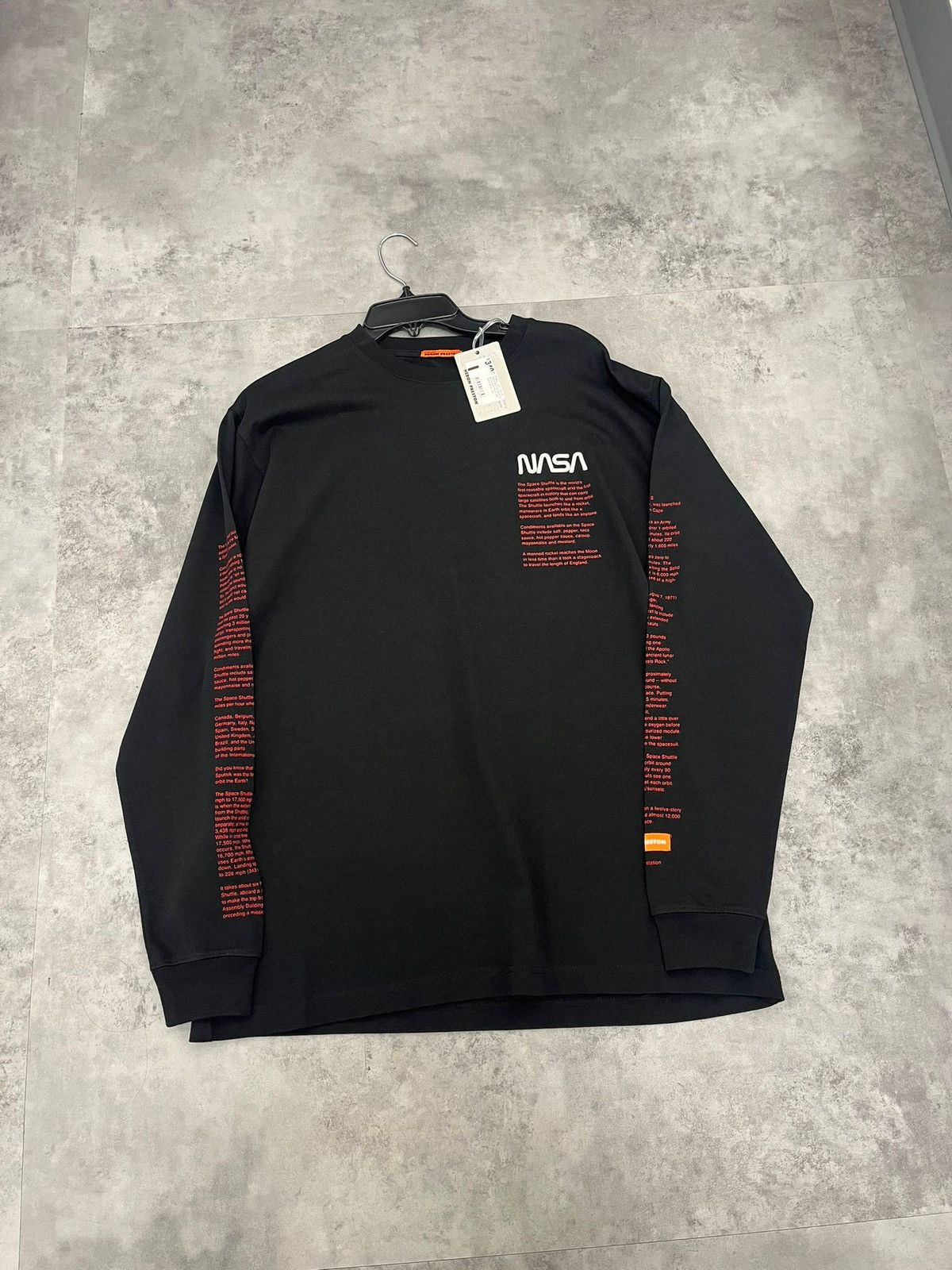 Heron Preston O1c11t2y0823 Black Nasa Facts Shirts In Black