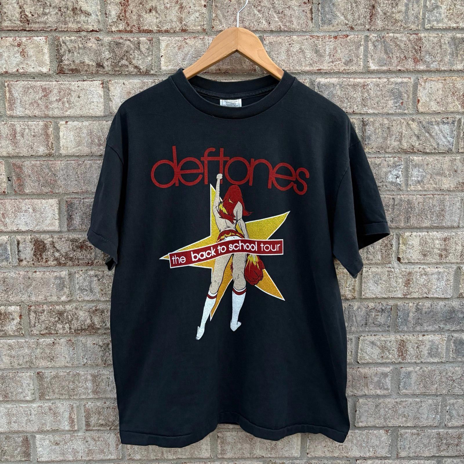 Giant Vintage Deftones B2s Tour Tee Hoodie, Sweatshirt | FlexRushtees.com