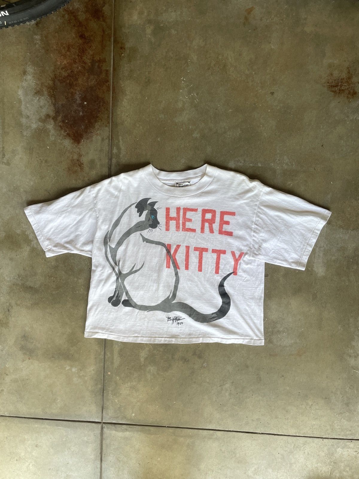 Vintage 1980s Here Kitty Custom Print T Shirt Hoodie, Sweatshirt | FlexRushtees.com