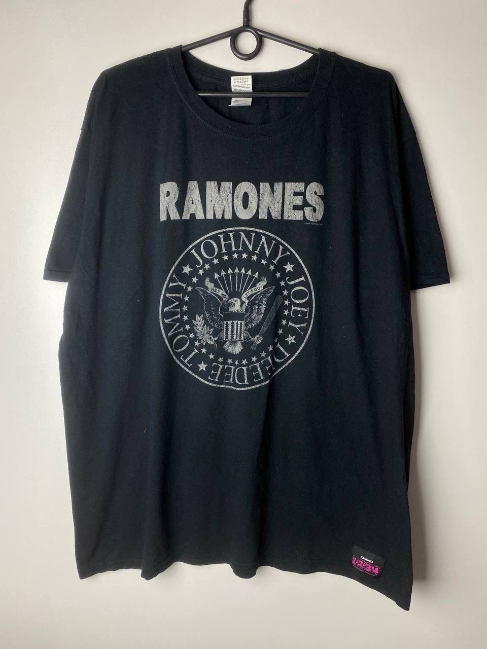 Ramones 2005 Vintage T Shirt Size Xl Hoodie, Sweatshirt | FlexRushtees.com