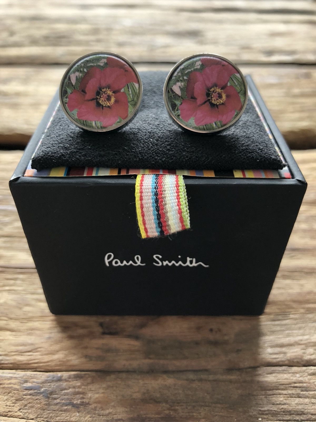 Smith Paul Smith Cuff Links T-Shirts, Hoodie, Sweatshirt | AU16VibeMintTees.com