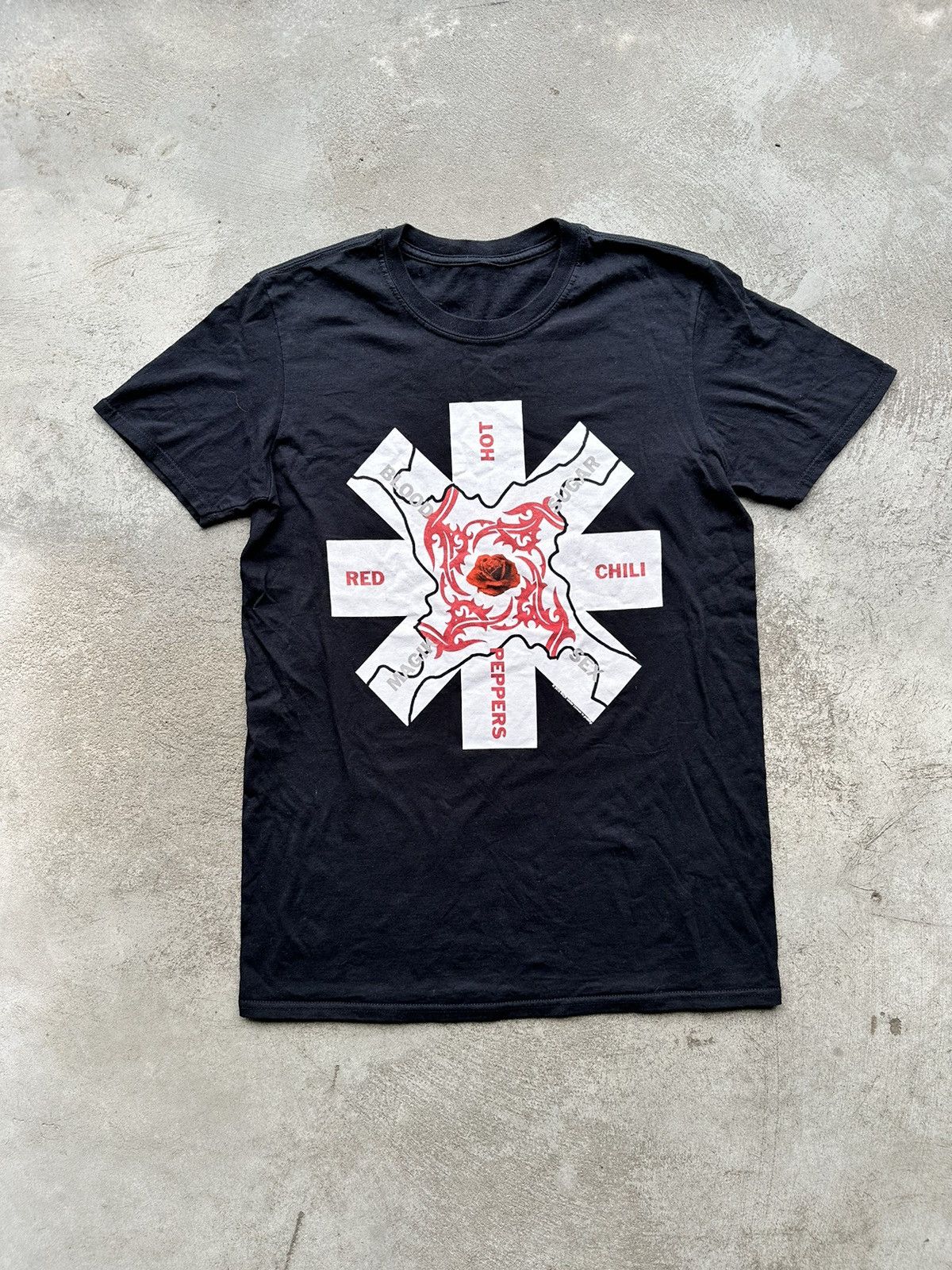 Vintage 00 S Red Hot Chili Peppers Graphic Band T Shirt Hoodie, Sweatshirt | FlexRushtees.com