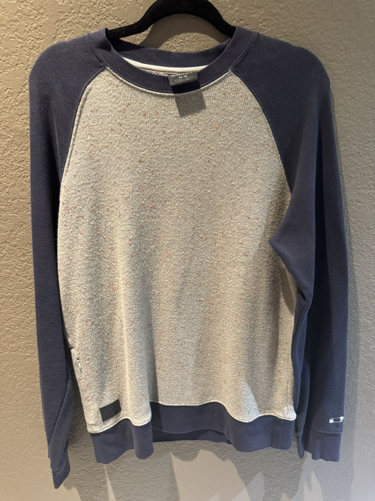 Oakley Grey Navy Knit Oakley Raglan Crewneck Soft Slim Fit T-Shirts, Hoodie, Sweatshirt | FlexRushtees.com