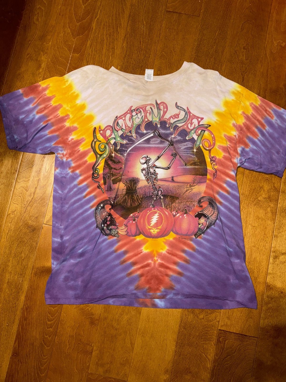 Dead Used Grateful Dead Tee Hoodie, Sweatshirt | AU16VibeMintTees.com