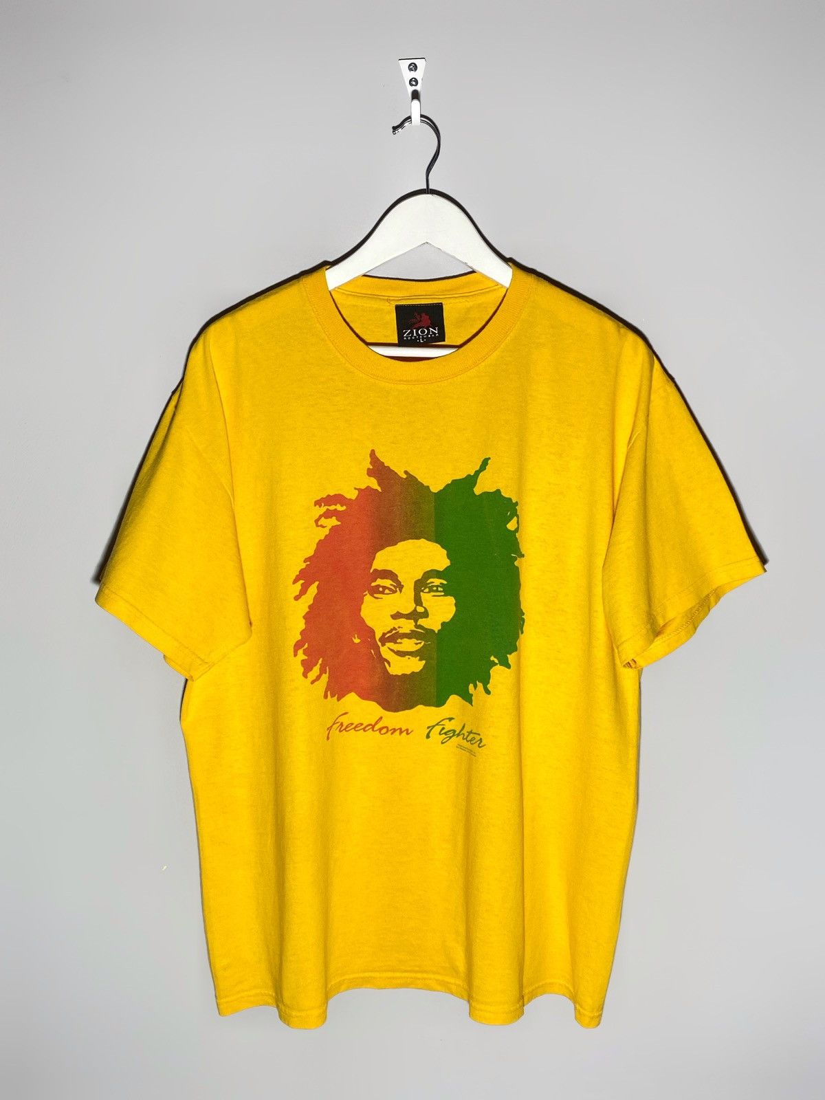 Bob Marley X Vintage Vintage Bob Marley Freedom Fighter 2004 Graphic Print Shirt Hoodie, Sweatshirt | FlexRushtees.com
