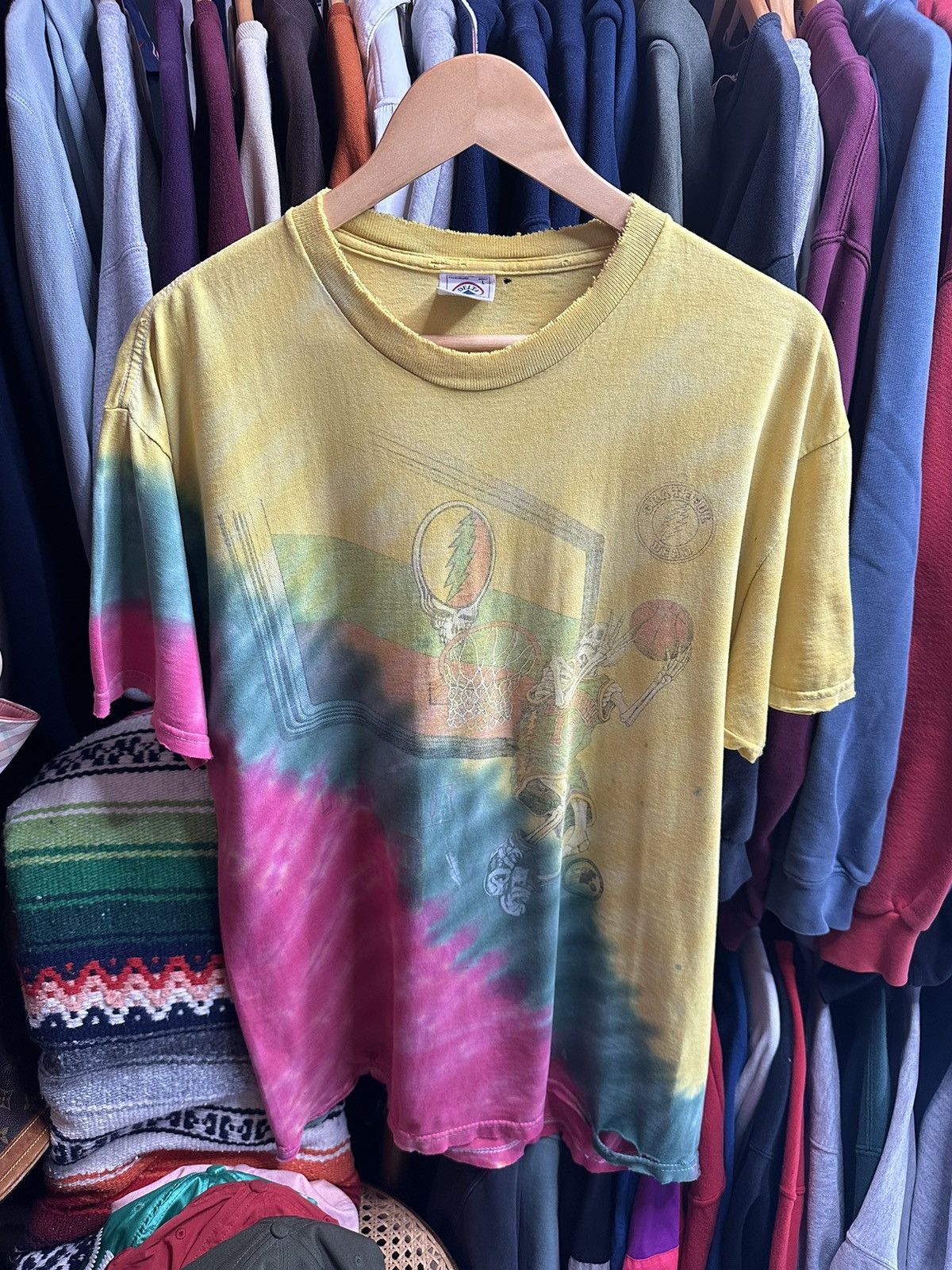 Liquid Blue X Vintage Vintage 90s Grateful Dead Lithuanian Basketball Team T-Shirts, Hoodie, Sweatshirt | FlexRushtees.com