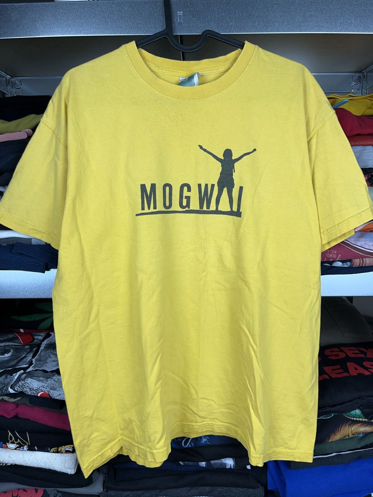 Mogwai Vintage Y2k Yellow Rock Band T Shirt 2000s