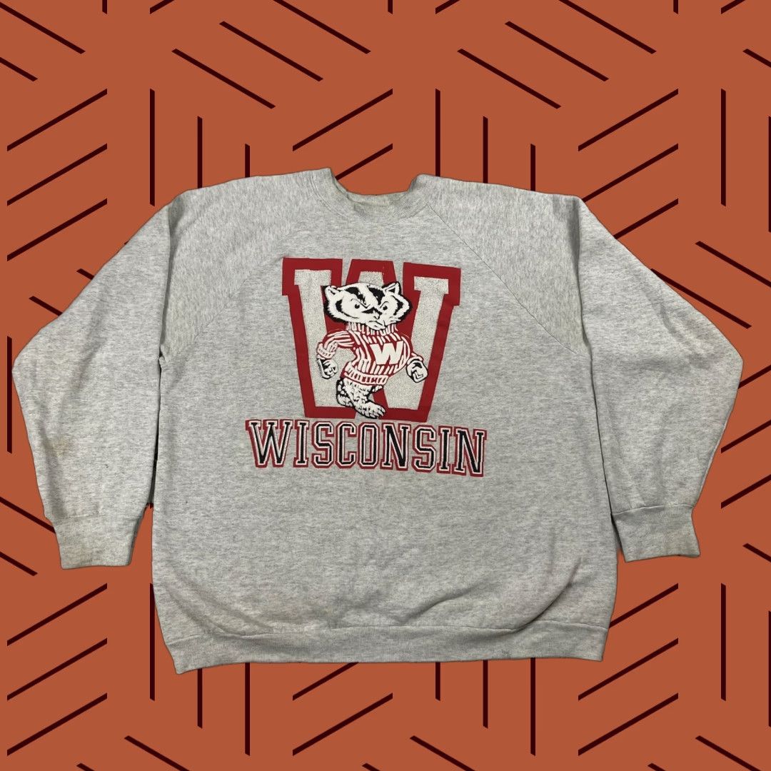 Fruit Of The Loom Vintage Fruit Of The Loom Wisconsin Badgers Football Graphic Sweatshirt Xl Gray 90 T-Shirts, Hoodie