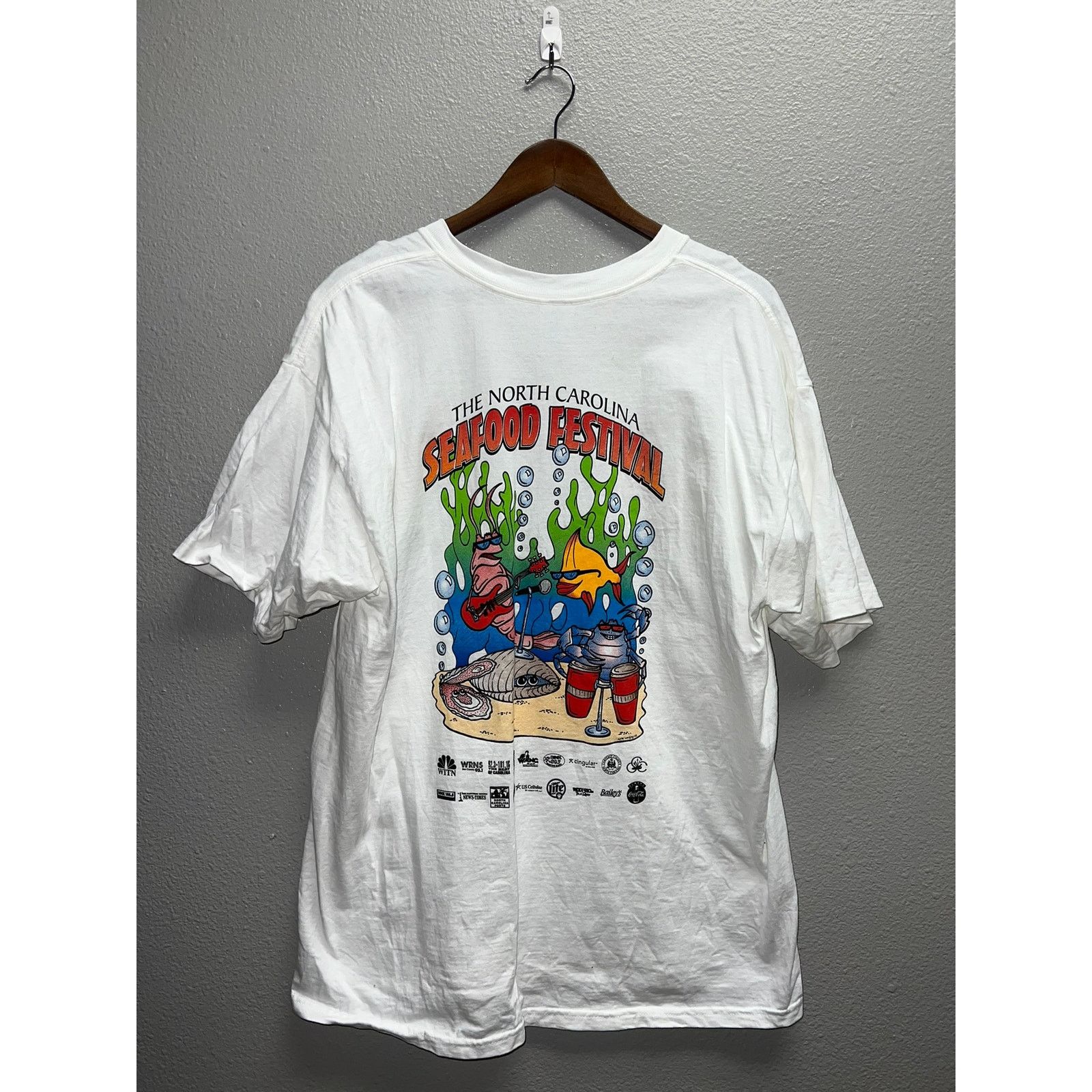 Gildan Vintage Seafood Shirt North Carolina Sea Food Tee Fish Xl Hoodie, Sweatshirt | FlexRushtees.com