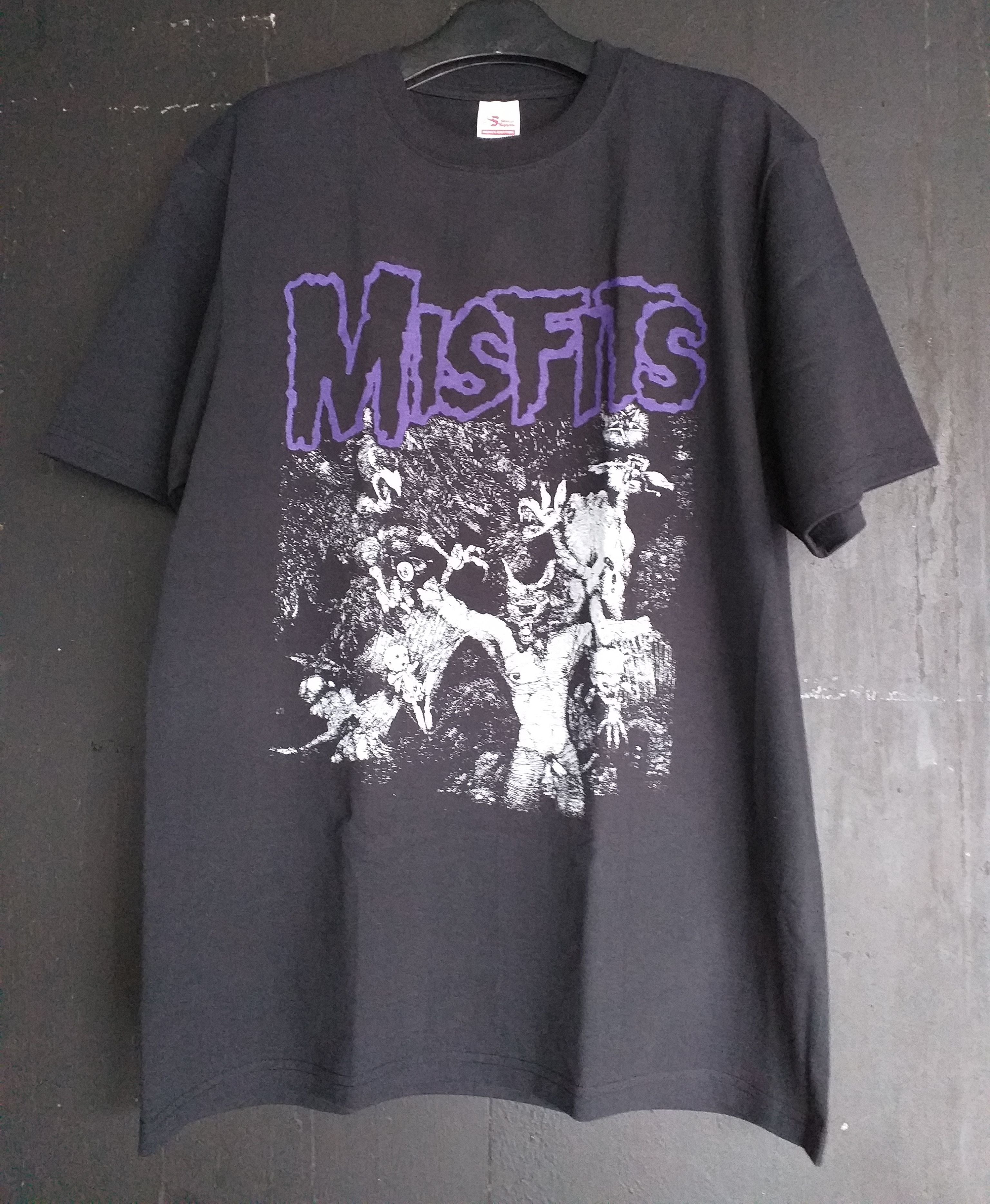 Bootleg Misfits Wolfs Blood Reprint T Shirt Hoodie, Sweatshirt | FlexRushtees.com