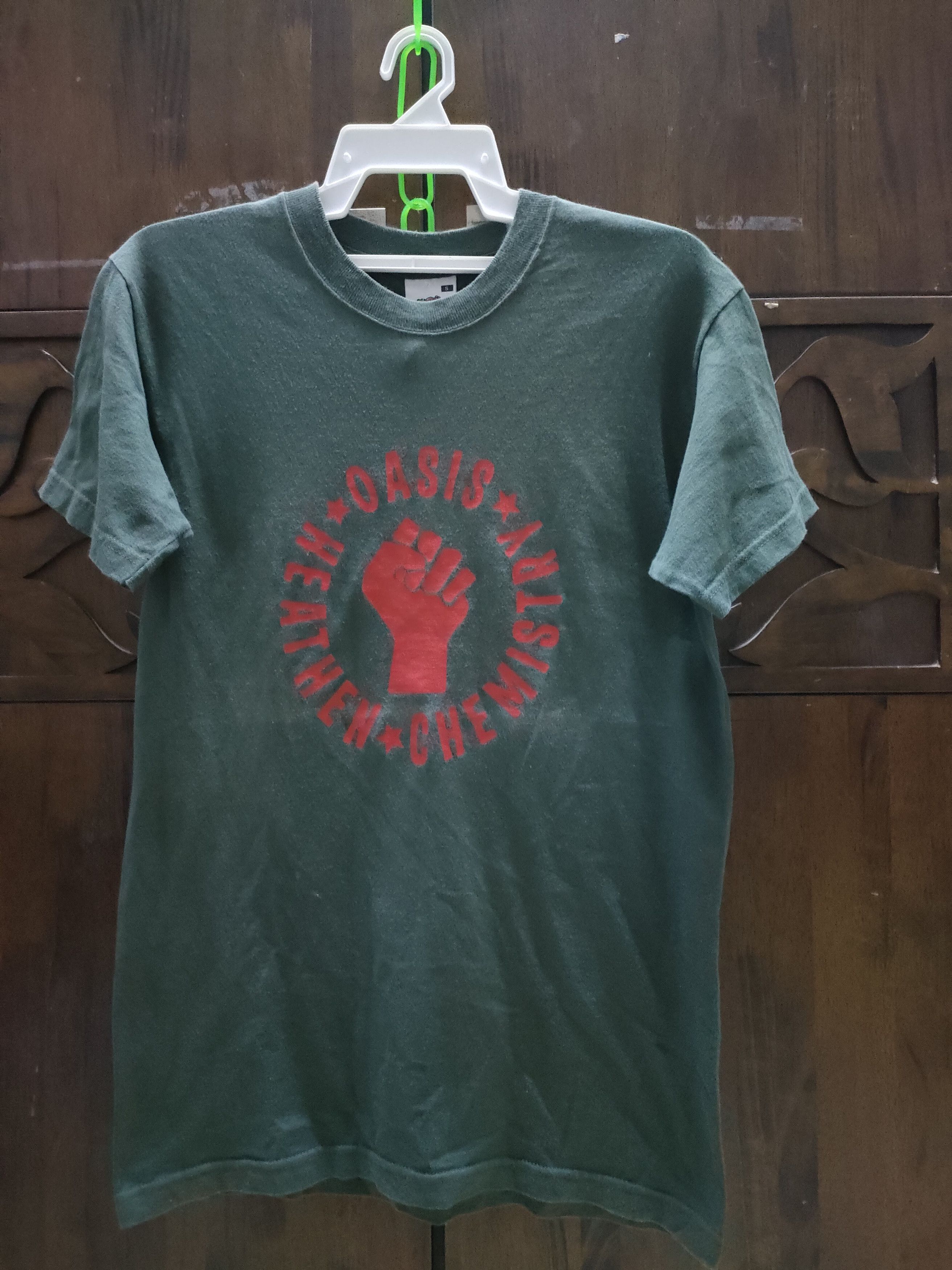 Vintage Oasis Britpop Music Band Tee Hoodie, Sweatshirt | FlexRushtees.com