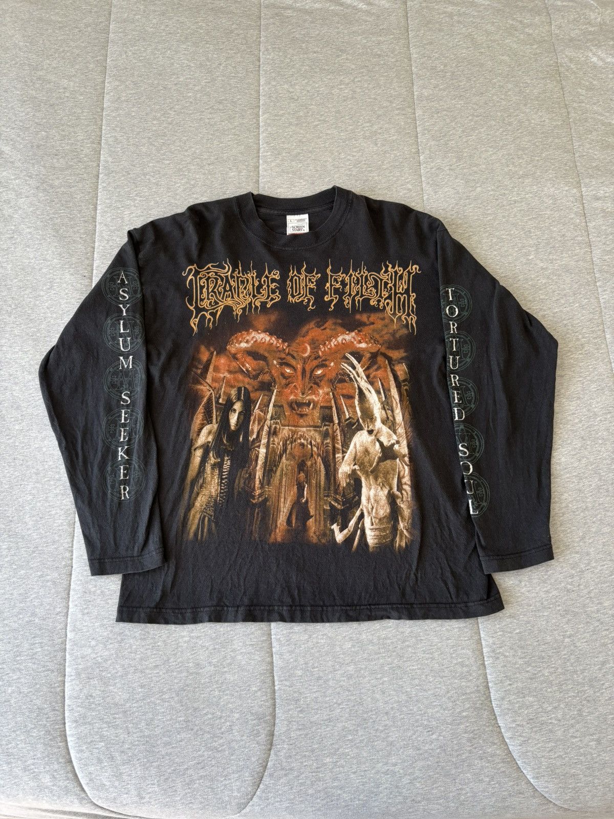 Vintage Cradle Of Filth Mutating Over Europe 2000 Longsleeve T-Shirts, Hoodie, Sweatshirt | FlexRushtees.com
