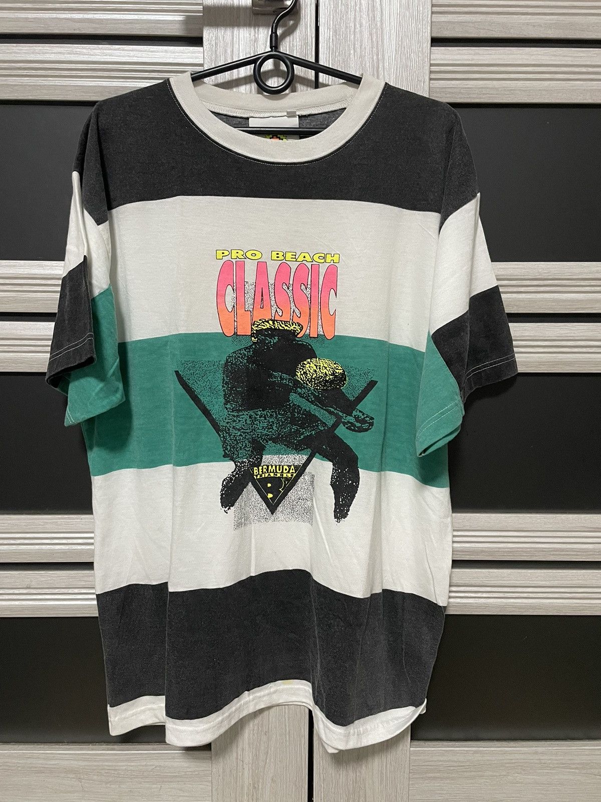 Vintage 90s Bermuda Triangle Pro Beach T Shirt Volleyball