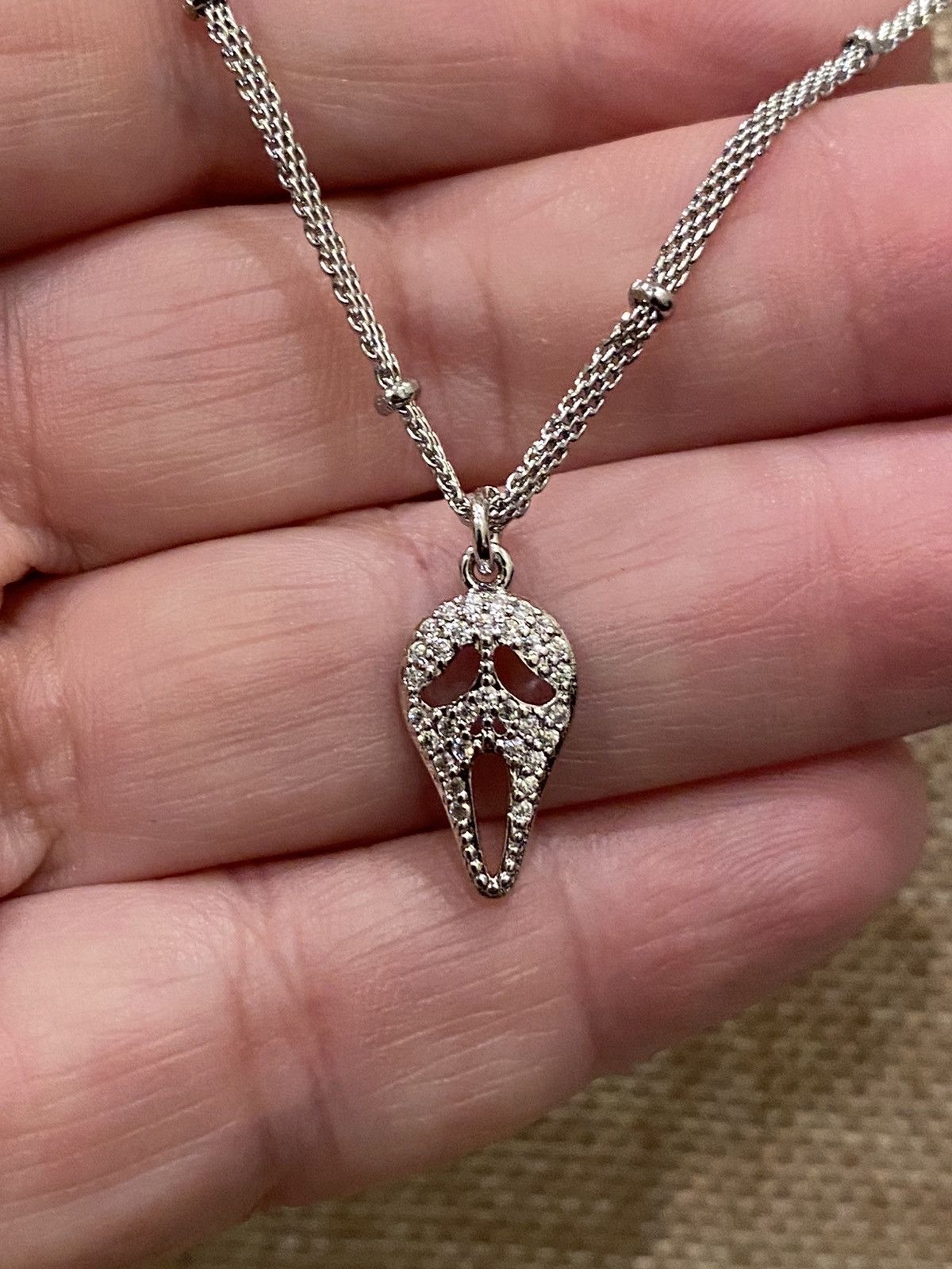 Jewelry Scream Mask Necklace