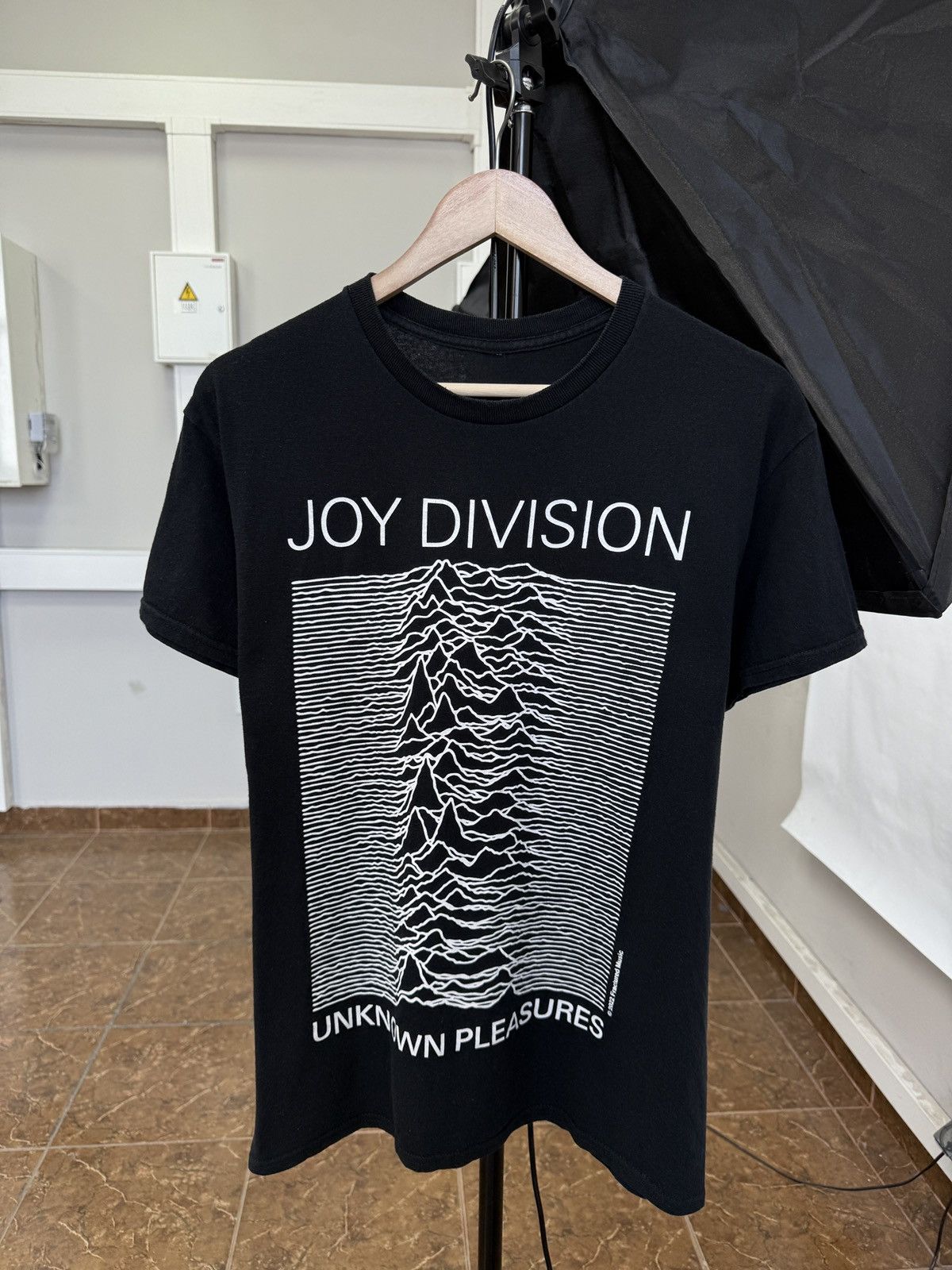 Joy Division X Vintage Joy Division Unknown Pleasures 2022 Fractured Music Tee Hoodie, Sweatshirt | FlexRushtees.com