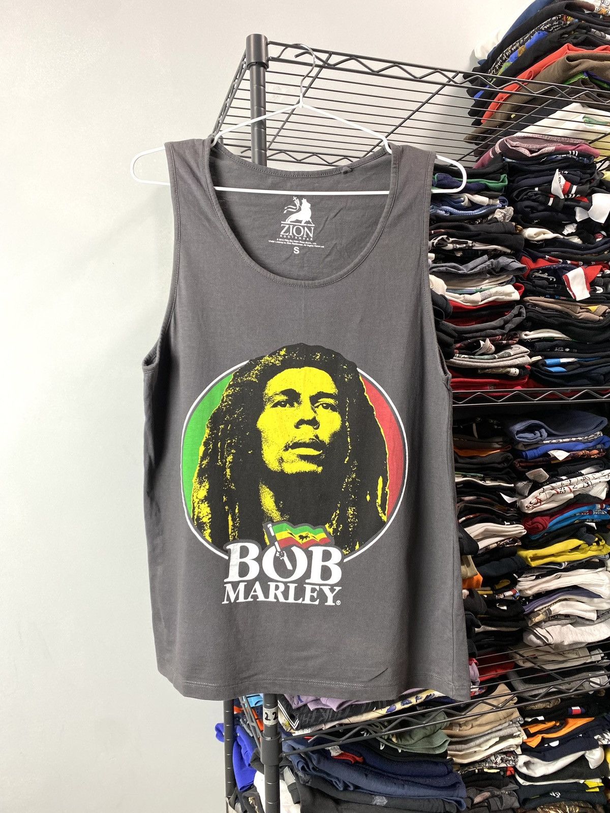 Bob Marley Vintage Style Bob Marley Big Print T Shirt Sleeveless Hoodie, Sweatshirt | FlexRushtees.com