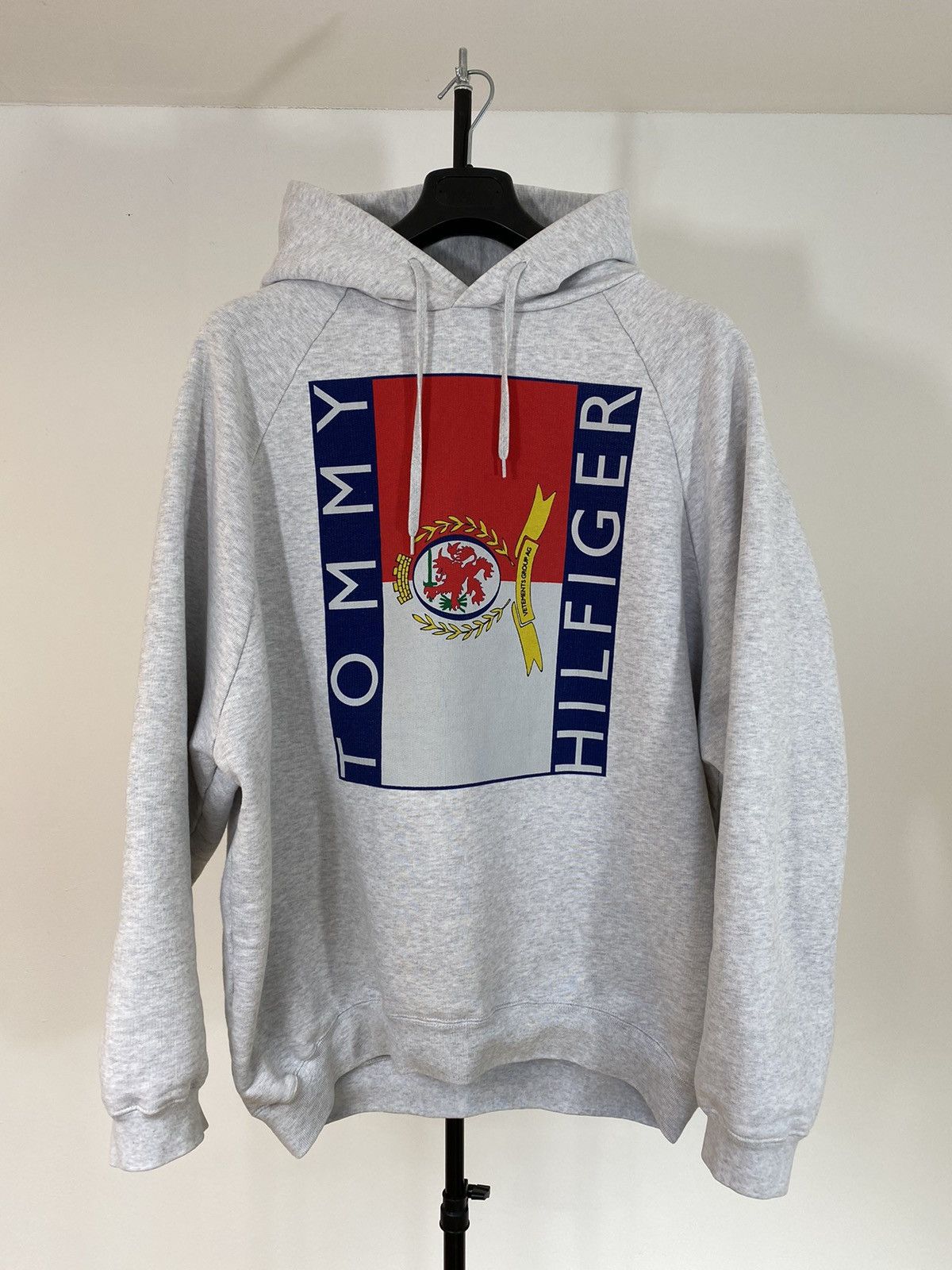 Vetements Tommy Hilfiger X Vetements Hoodie T-Shirts, Sweatshirt | FlexRushtees.com