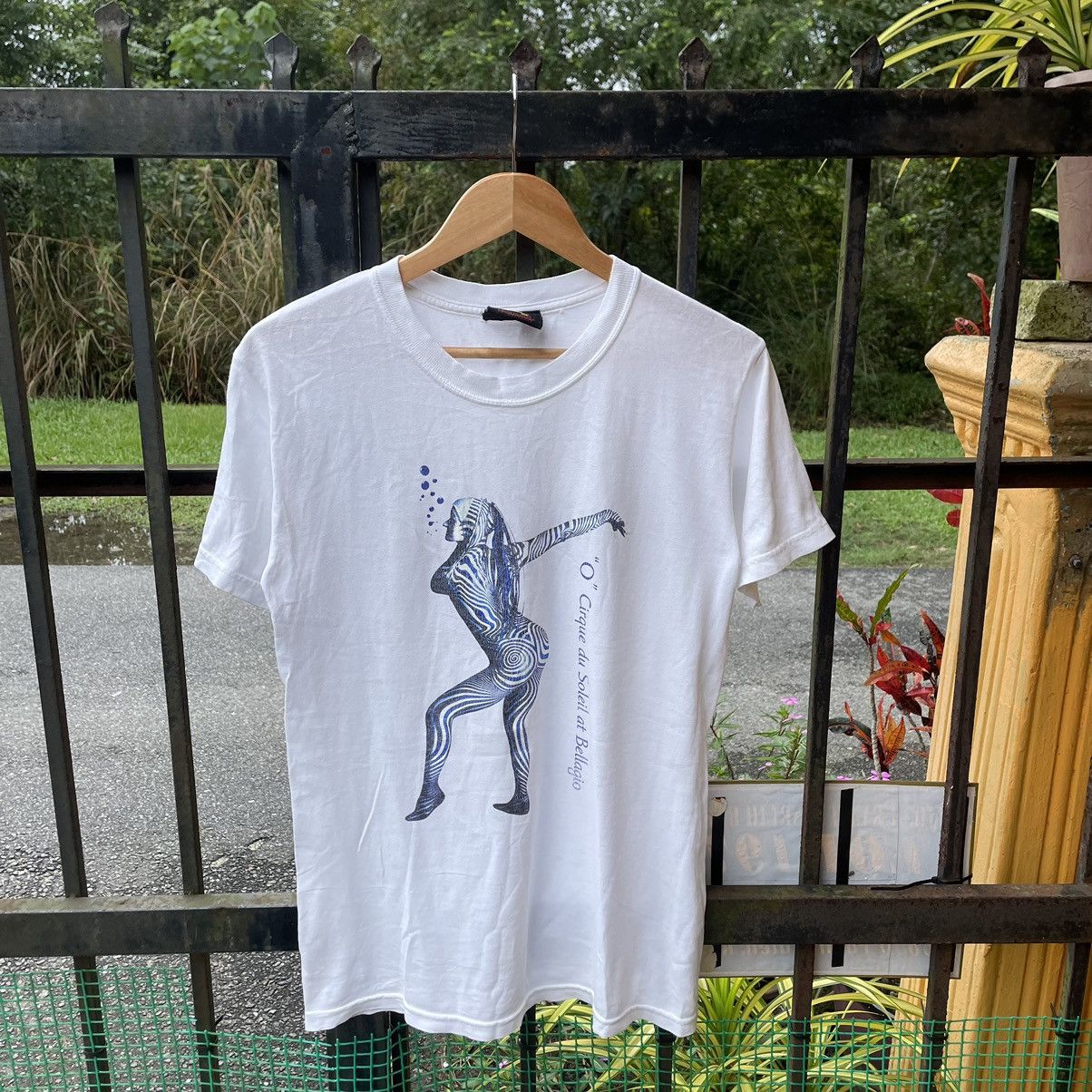 Vintage O Cirque Du Soleil At Bellagio Artist Art Work Tee Hoodie, Sweatshirt | FlexRushtees.com
