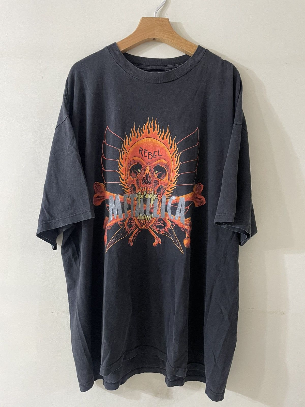 Giant Vintage Metallica Rebel Pushead T-Shirts, Hoodie, Sweatshirt | FlexRushtees.com