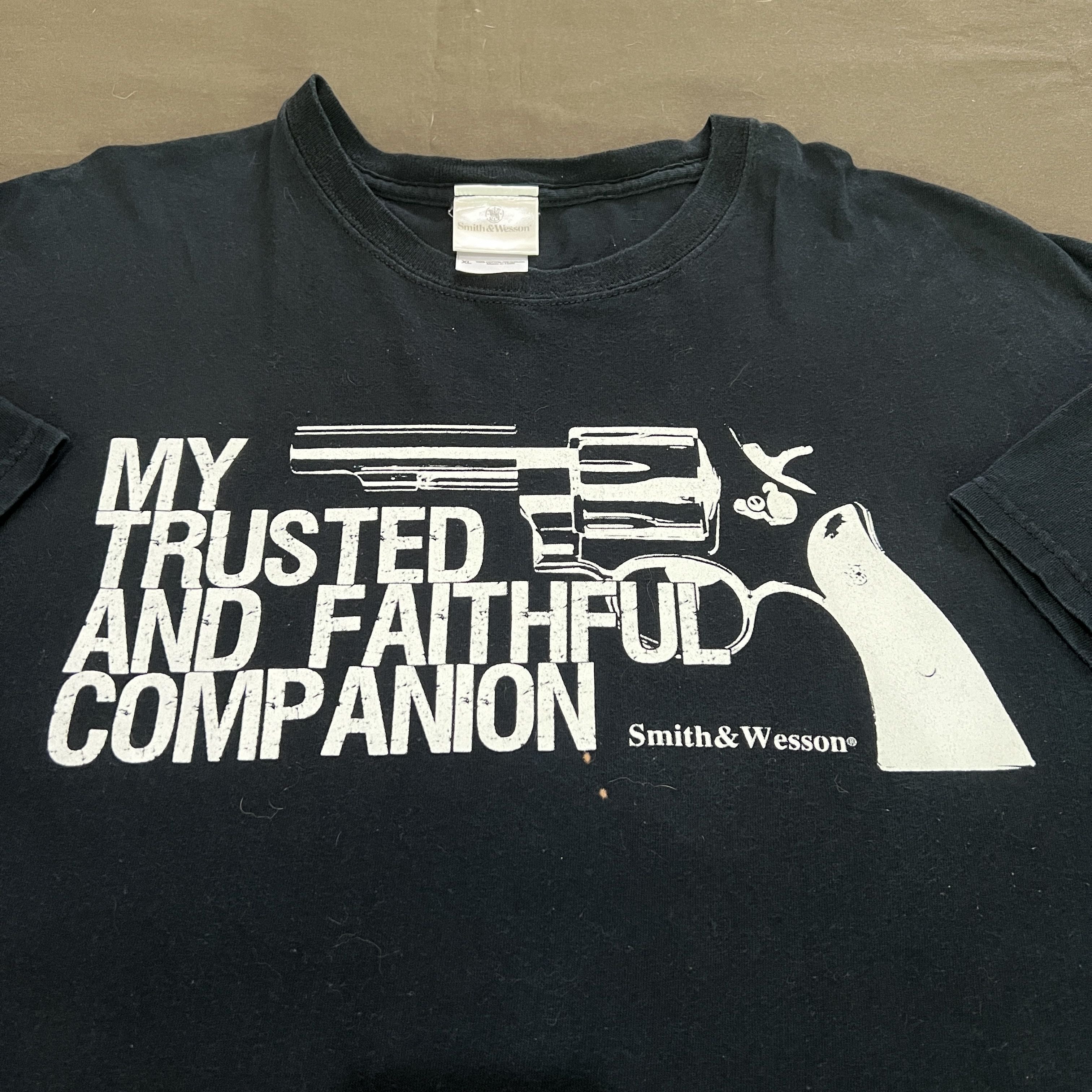 Vintage Smith And Wesson Gun Company Promo Tee Xl 911 Hoodie, Sweatshirt | FlexRushtees.com