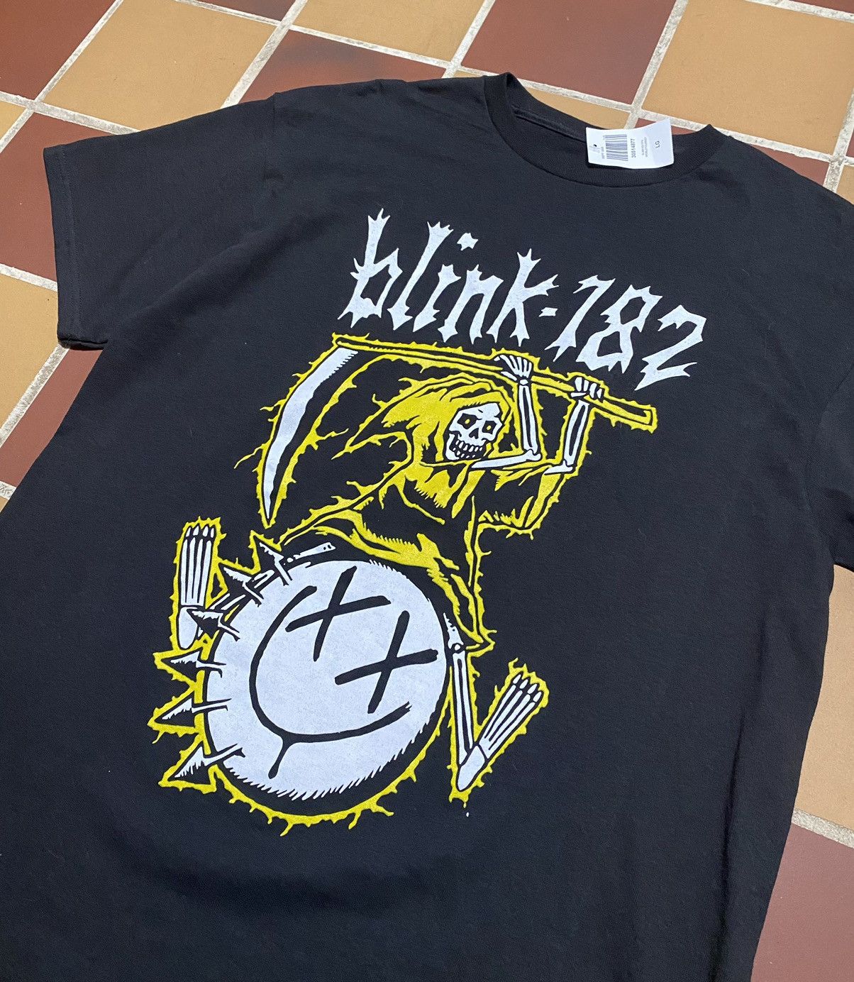 Vintage Blink 182 World Tour Shirt New Hoodie, Sweatshirt | FlexRushtees.com
