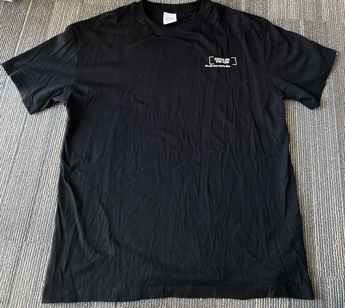 Zara Mens Short Sleeve Photograph Focus On The Now Size M T-Shirts, Hoodie, Sweatshirt | FlexRushtees.com