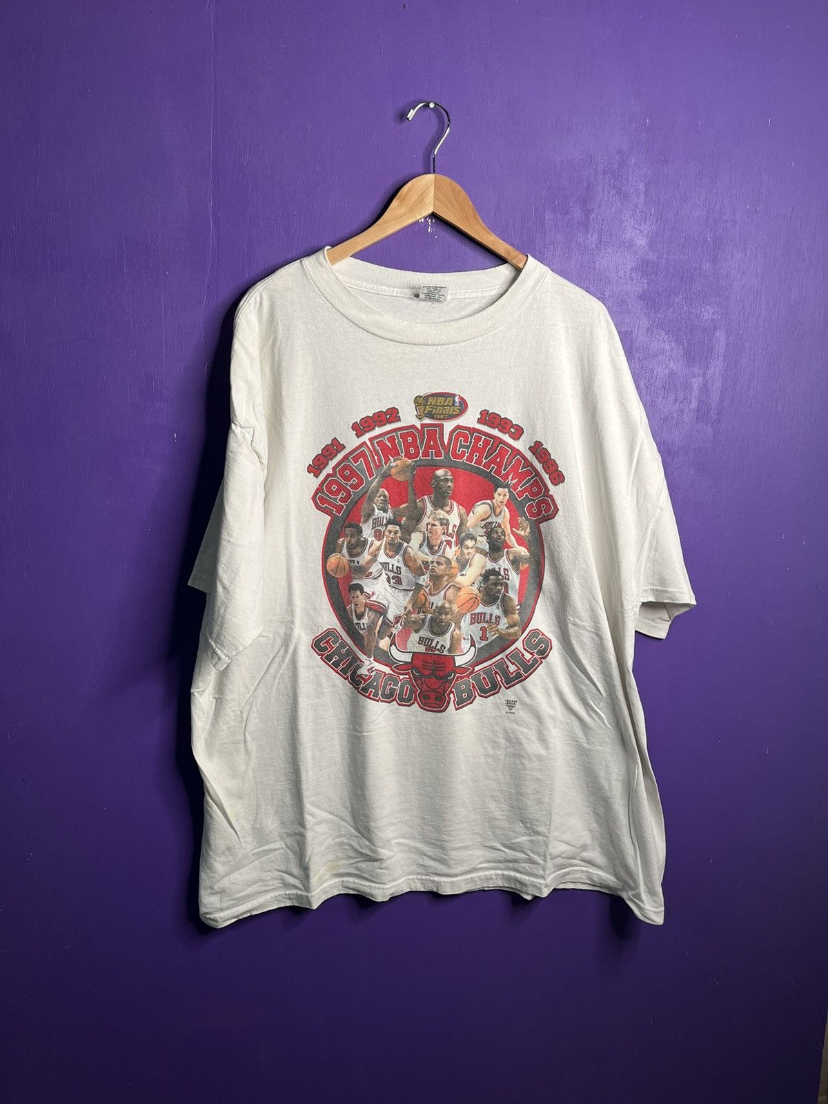 Starter X Vintage Vintage 1997 Starter Chicago Bulls Champs Team T Shirt