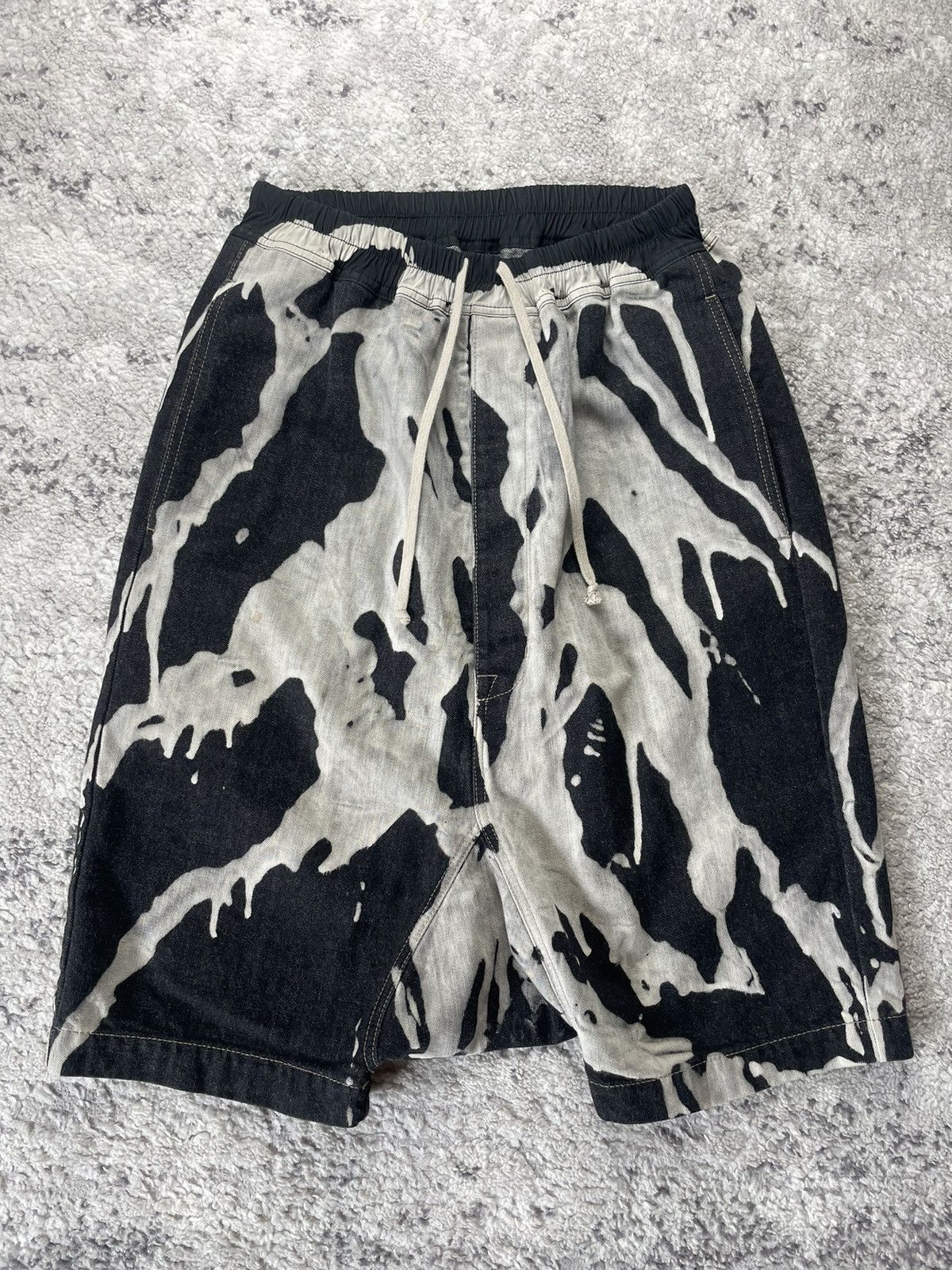 Rick Owens Fw2016 Bleach Vomit Runway Pods