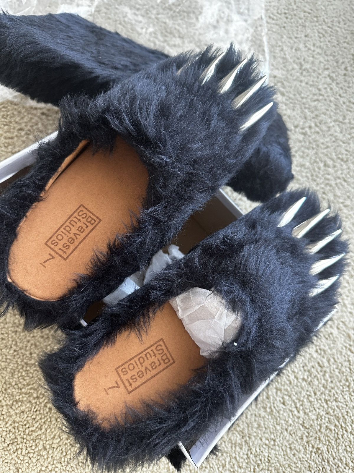 Studios Bravest Studios Bear Claw Mule Nwt