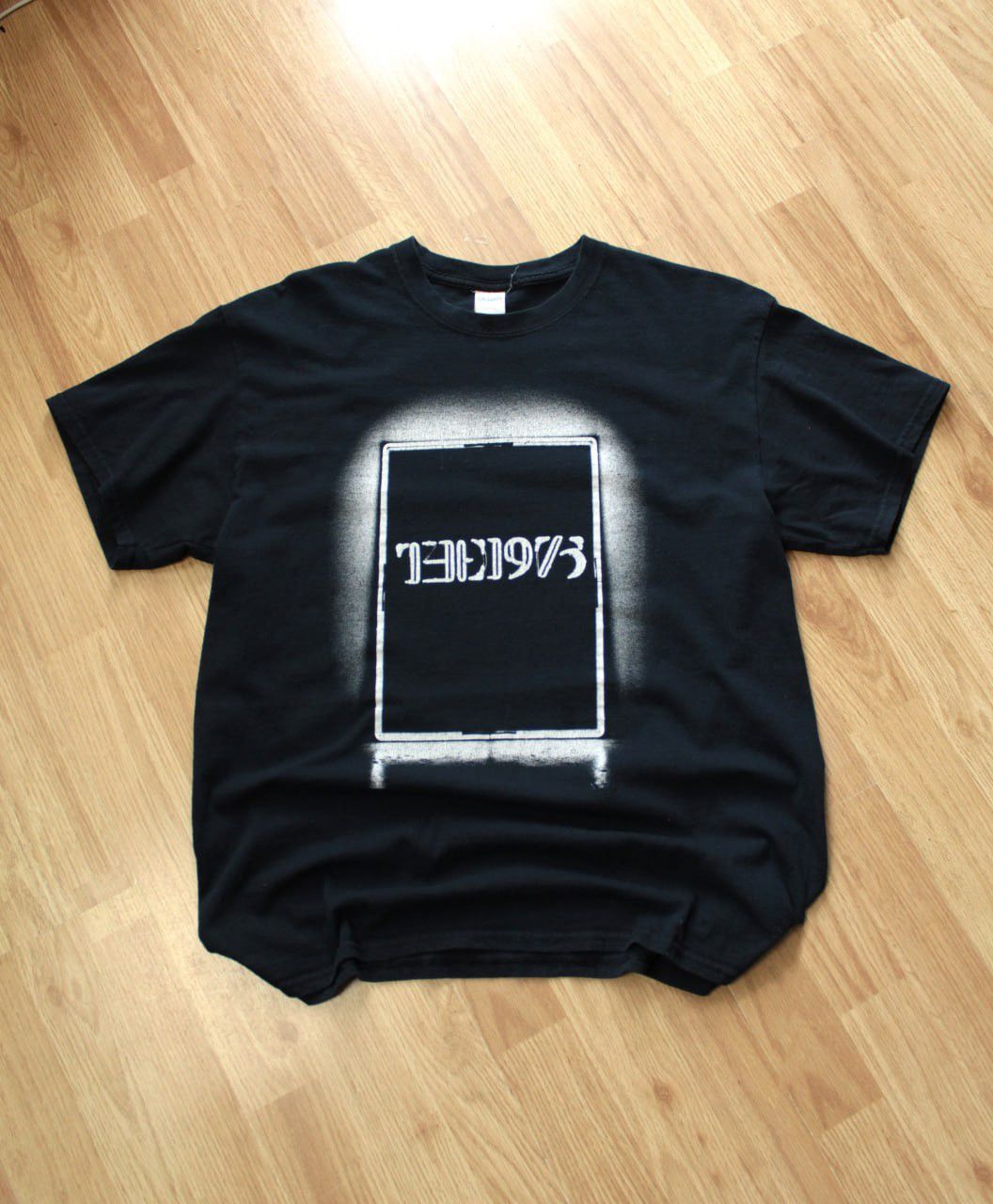 1975 The 1975 Uk Tour 2016 Vintage Rock T Shirt Print Logo Hoodie, Sweatshirt | FlexRushtees.com