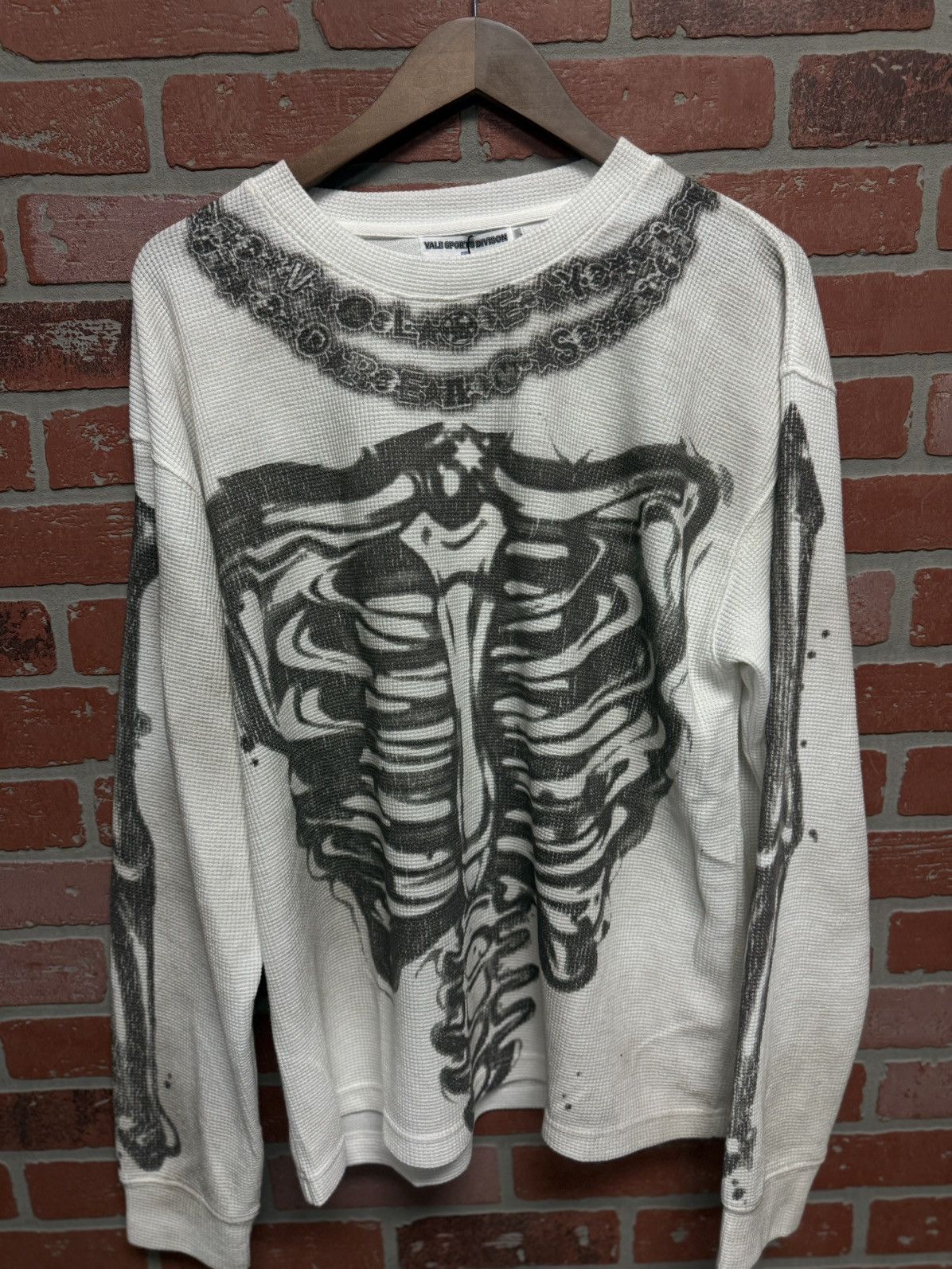 Vale Valley Long Sleeve Bone Tee Shirt Size L New