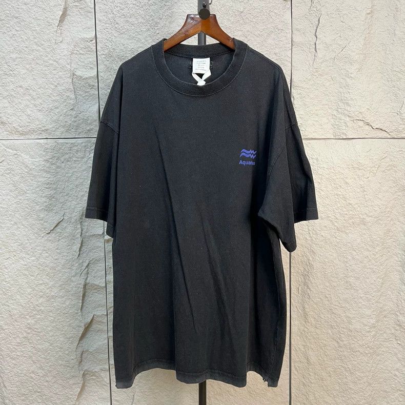 Vetements Zodiac Water Sign Aquarius Slogan Black Short Sl T-Shirts, Hoodie, Sweatshirt | FlexRushtees.com