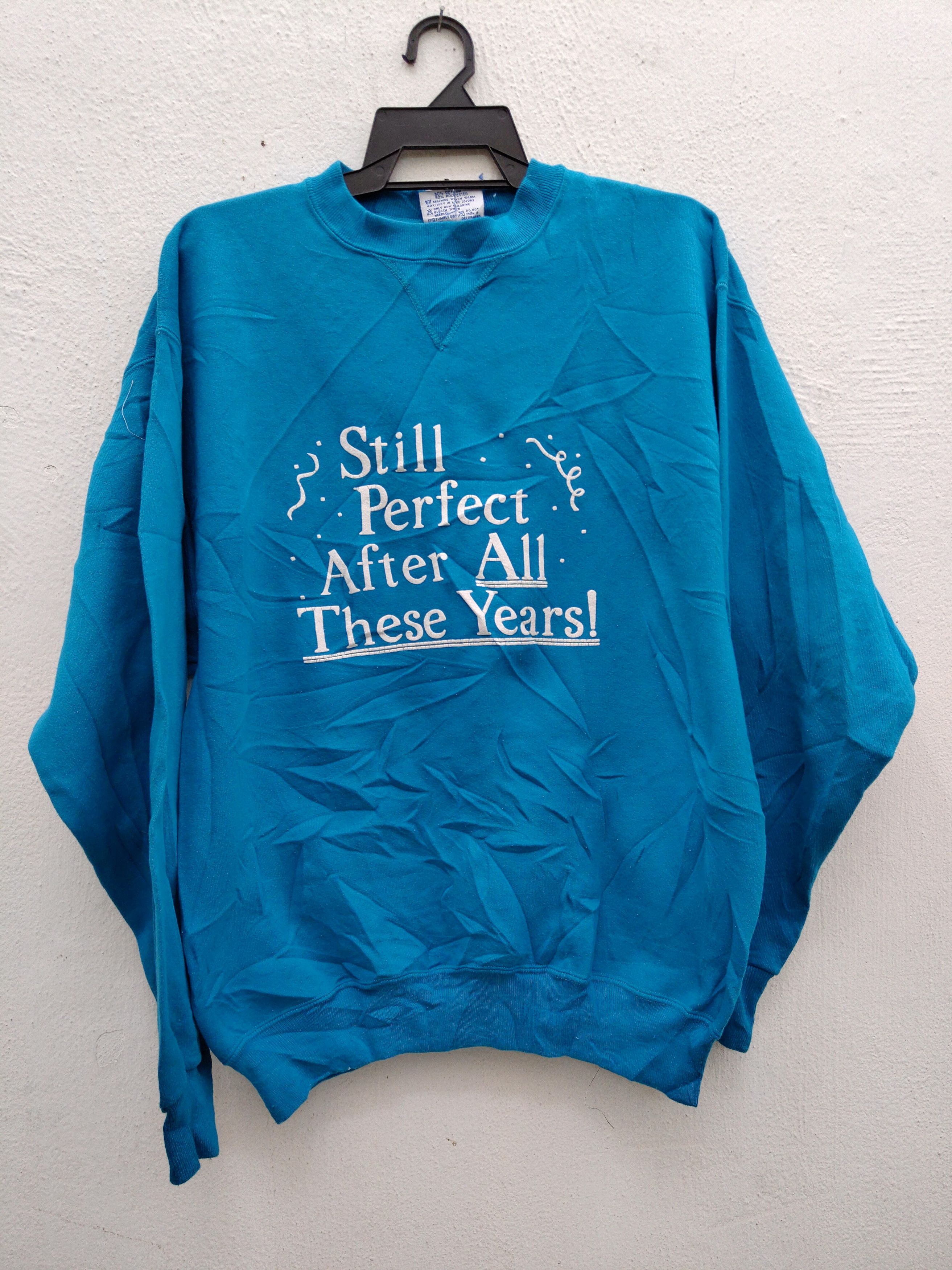 90 S Vintage Hanes Crewneck Sweater