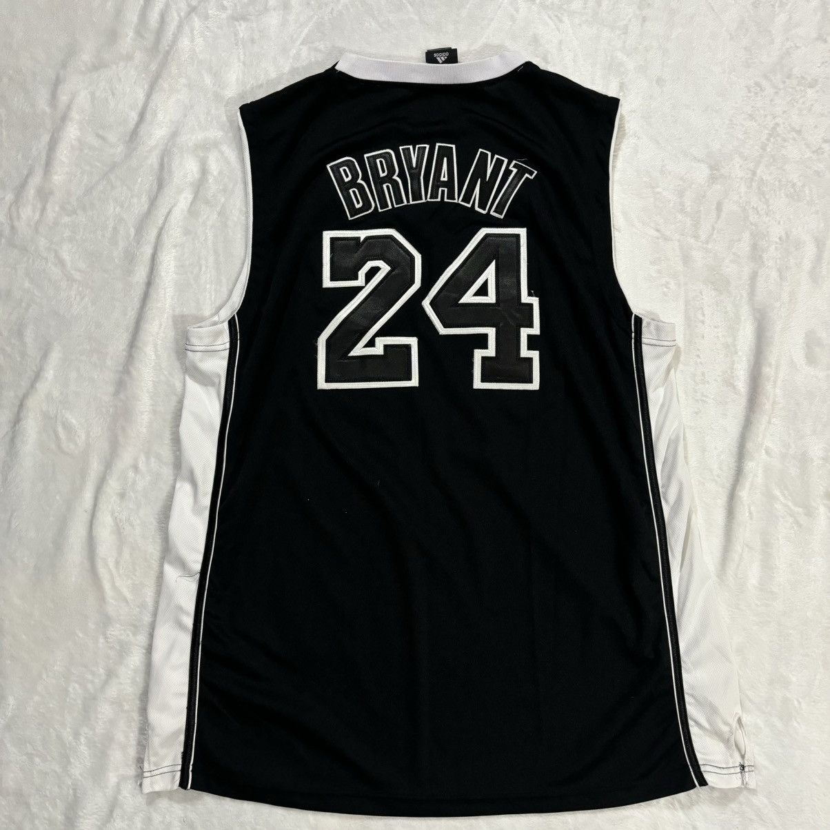 Nba Kobe Bryant Jersey Black White Lakers Mens Large Xlargr T-Shirts, Hoodie, Sweatshirt | FlexRushtees.com