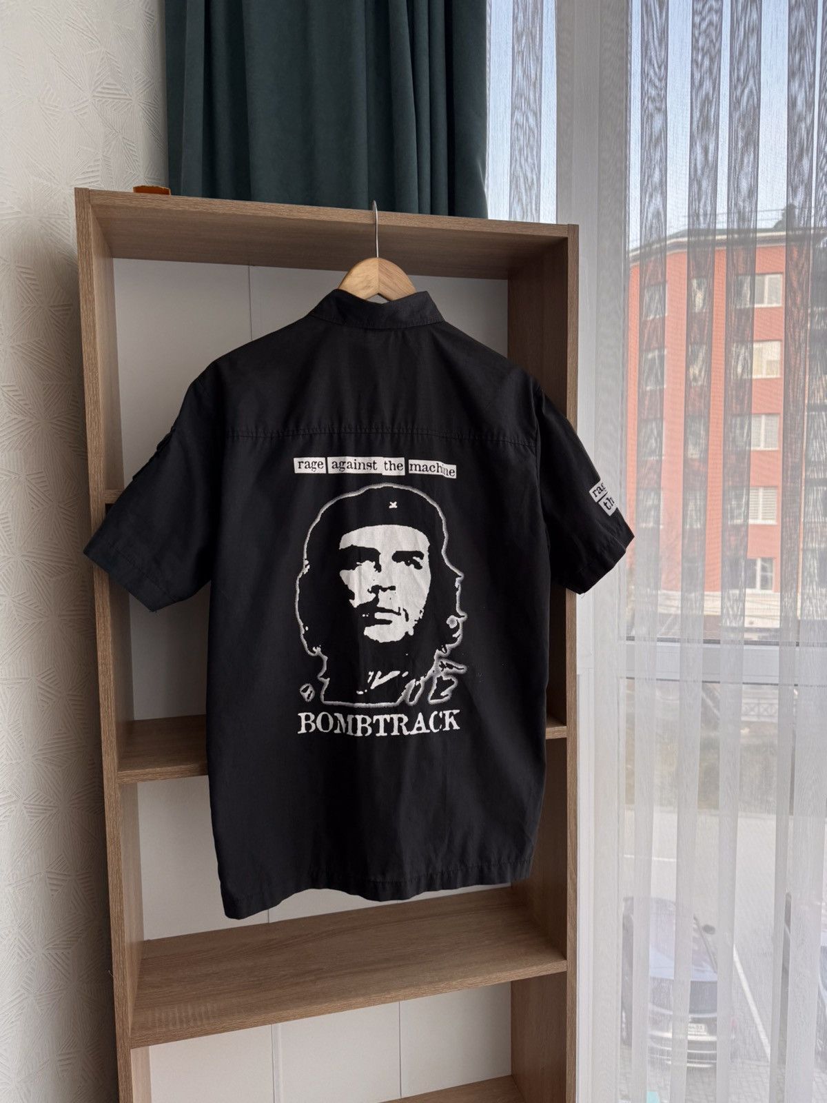 Vintage Rage Against The Machine Bombtrack Che Guevara Shirt Hoodie, Sweatshirt | FlexRushtees.com