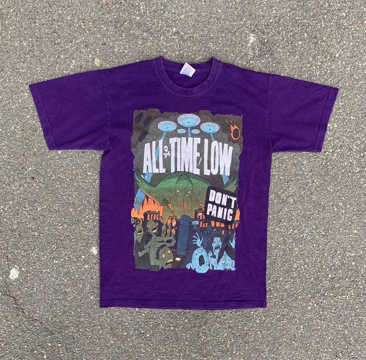 Vintage All Time Low 2013 Uk Tour Zombie Apocalypse Panic T Shirt Hoodie, Sweatshirt | FlexRushtees.com