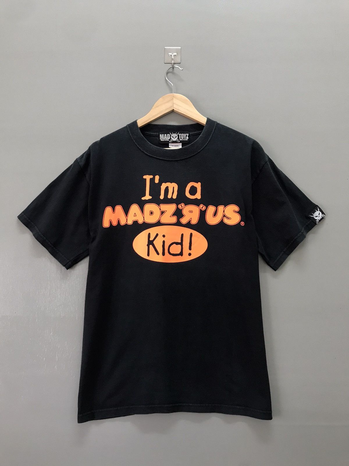 Vintage Mad Toyz Toys R Us Japanese T Shirts Hoodie, Sweatshirt | FlexRushtees.com