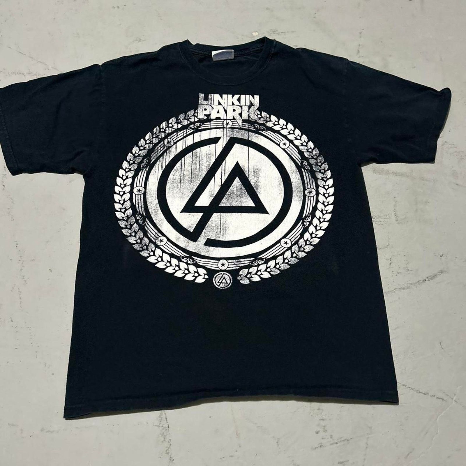 Hanes Black And White Linkin Park Minutes To Midnight Tour Shirt Hoodie, Sweatshirt | FlexRushtees.com