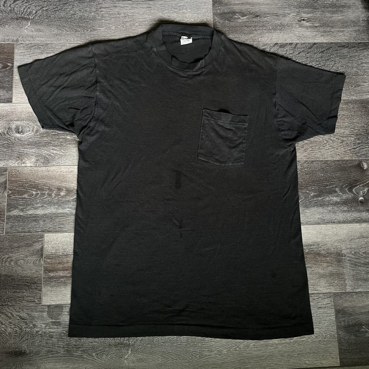 Vintage 1990s Fruit Of The Loom Pocket Blank Black Tee Faded