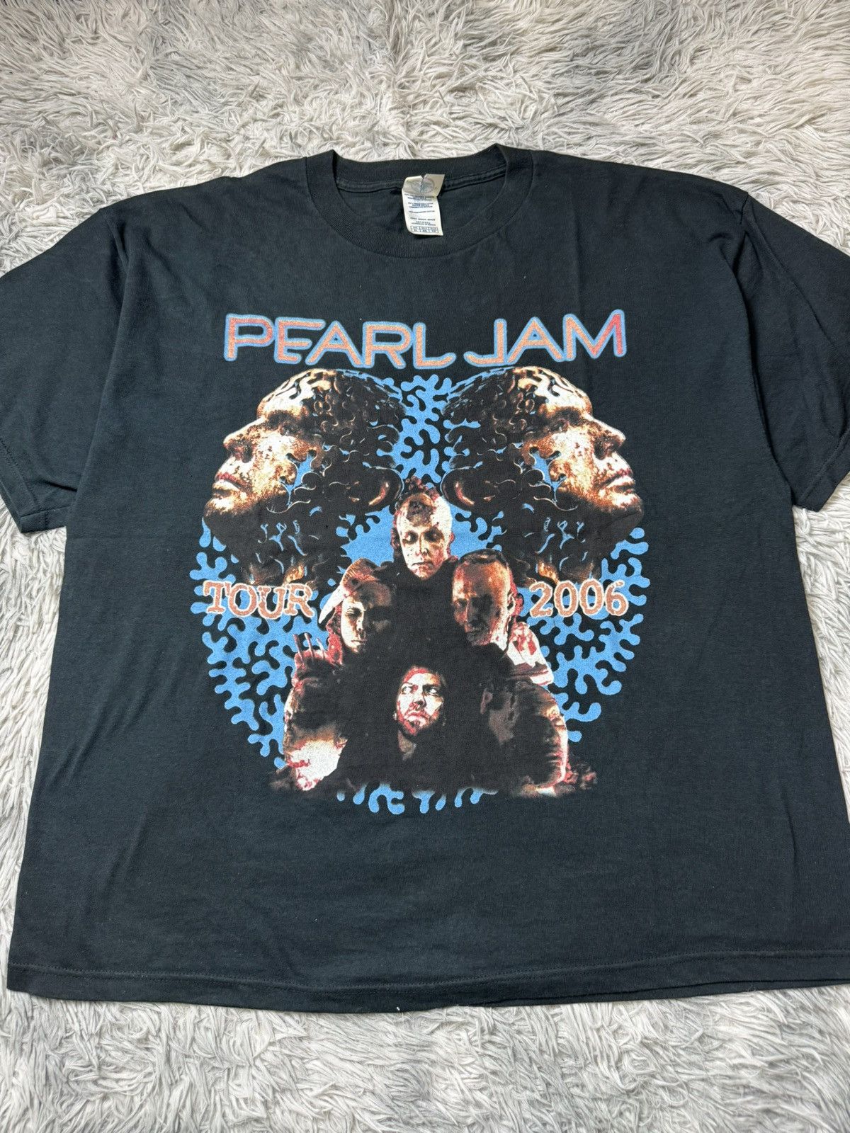 Vintage Pearl Jam Avocado Tour 2006 T-Shirts, Hoodie, Sweatshirt | FlexRushtees.com