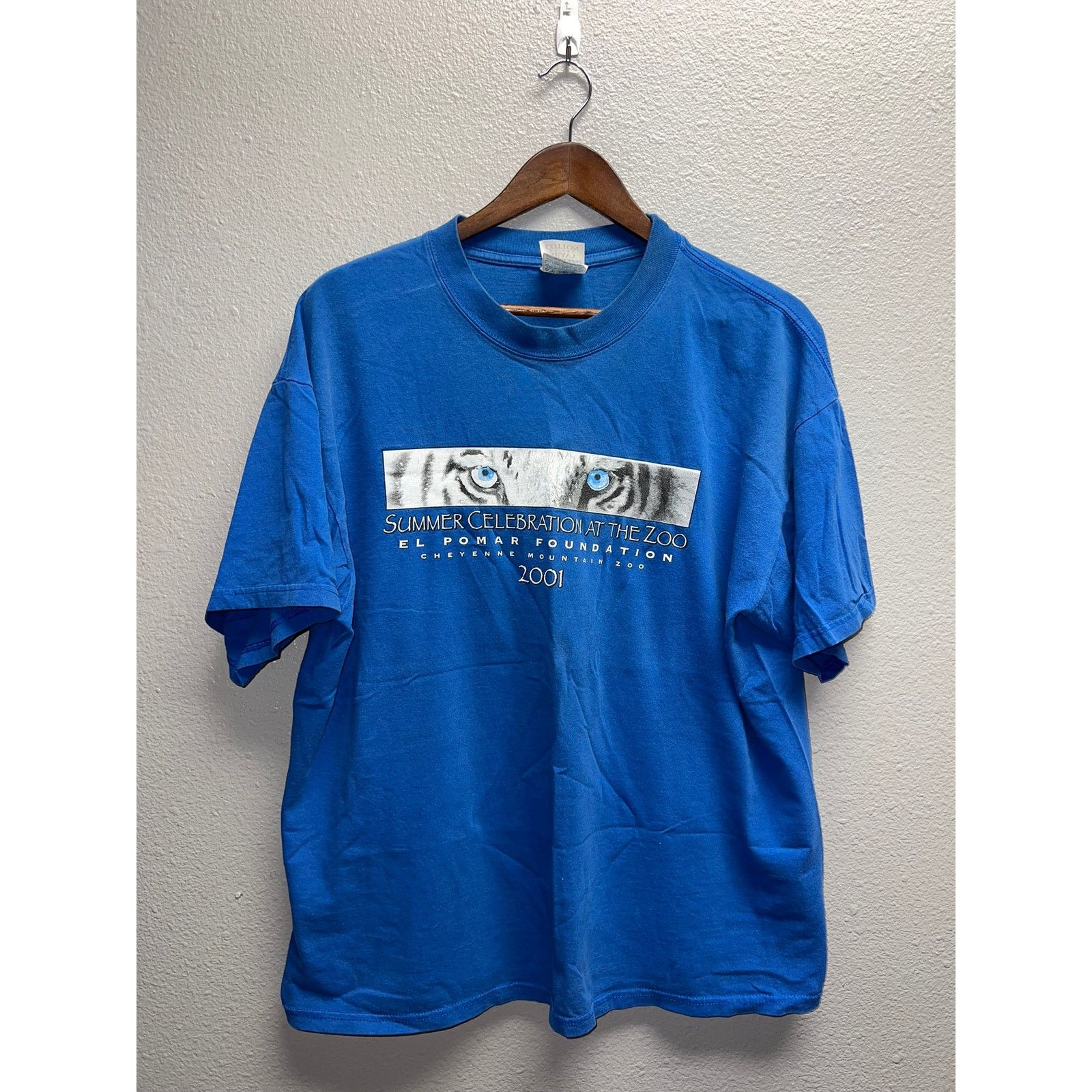 Gildan Vintage Cheyenne Mountain Zoo Shirt Summer Tee 2001 Tiger Xl Hoodie, Sweatshirt | FlexRushtees.com