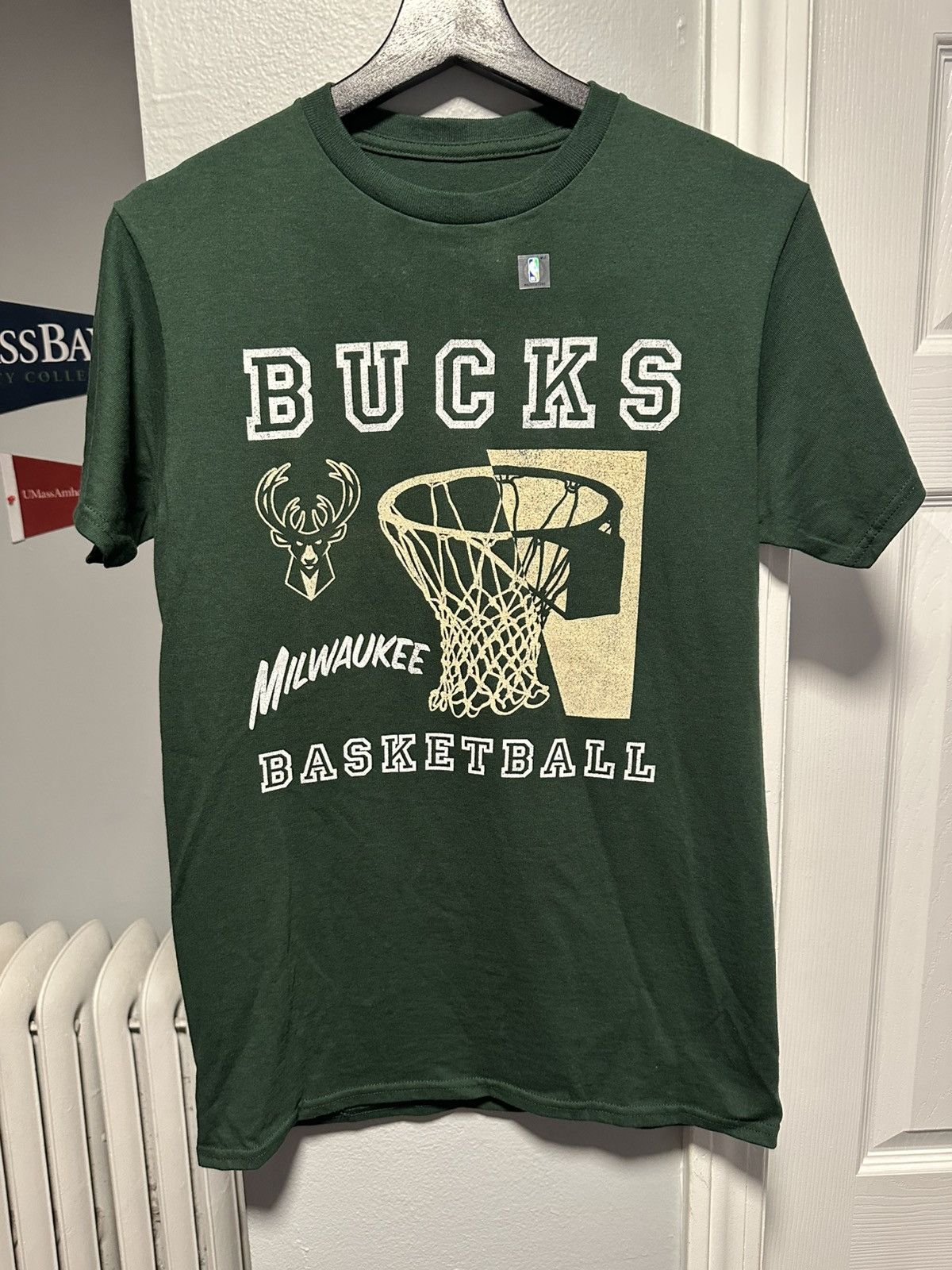 Junk Food Nba Milwaukee Bucks Basketball Shirt Size Men S Small Hoodie, Sweatshirt | FlexRushtees.com