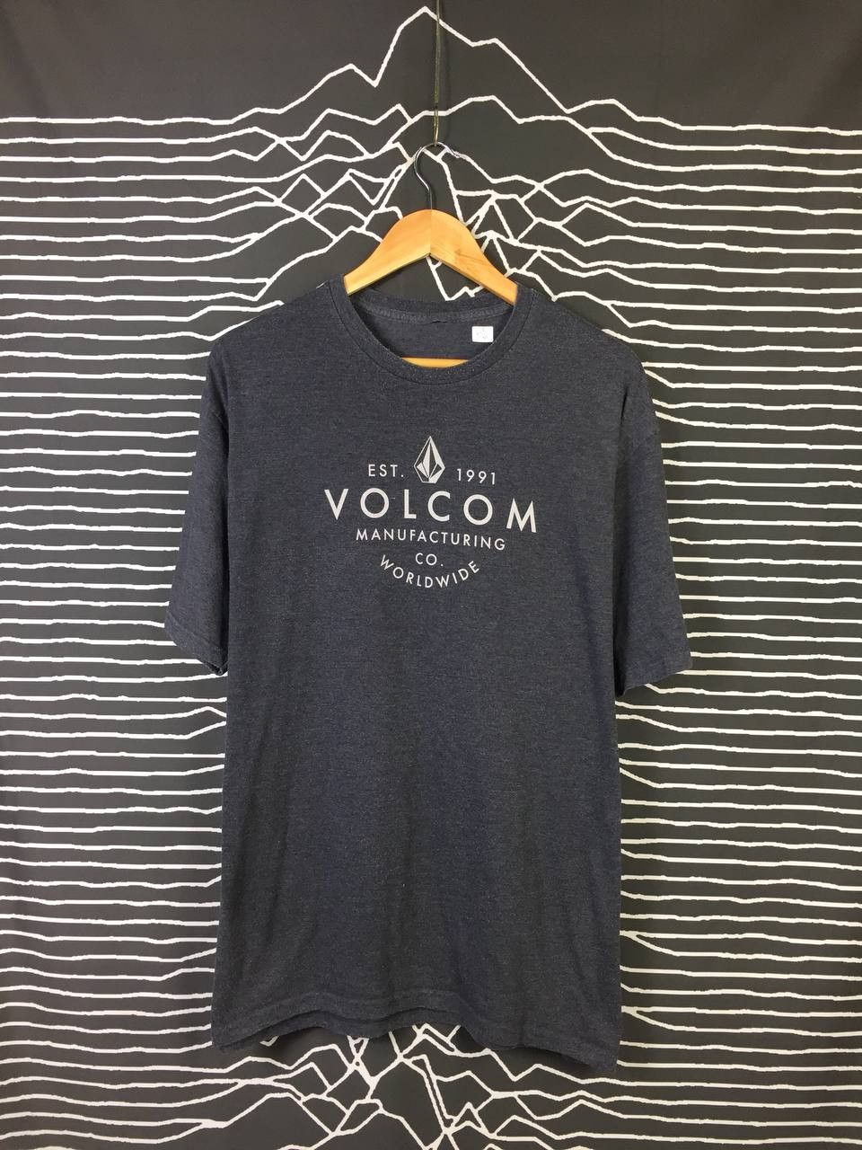 Volcom Essential Logo Skateboard Surf Tee Hoodie, Sweatshirt | FlexRushtees.com
