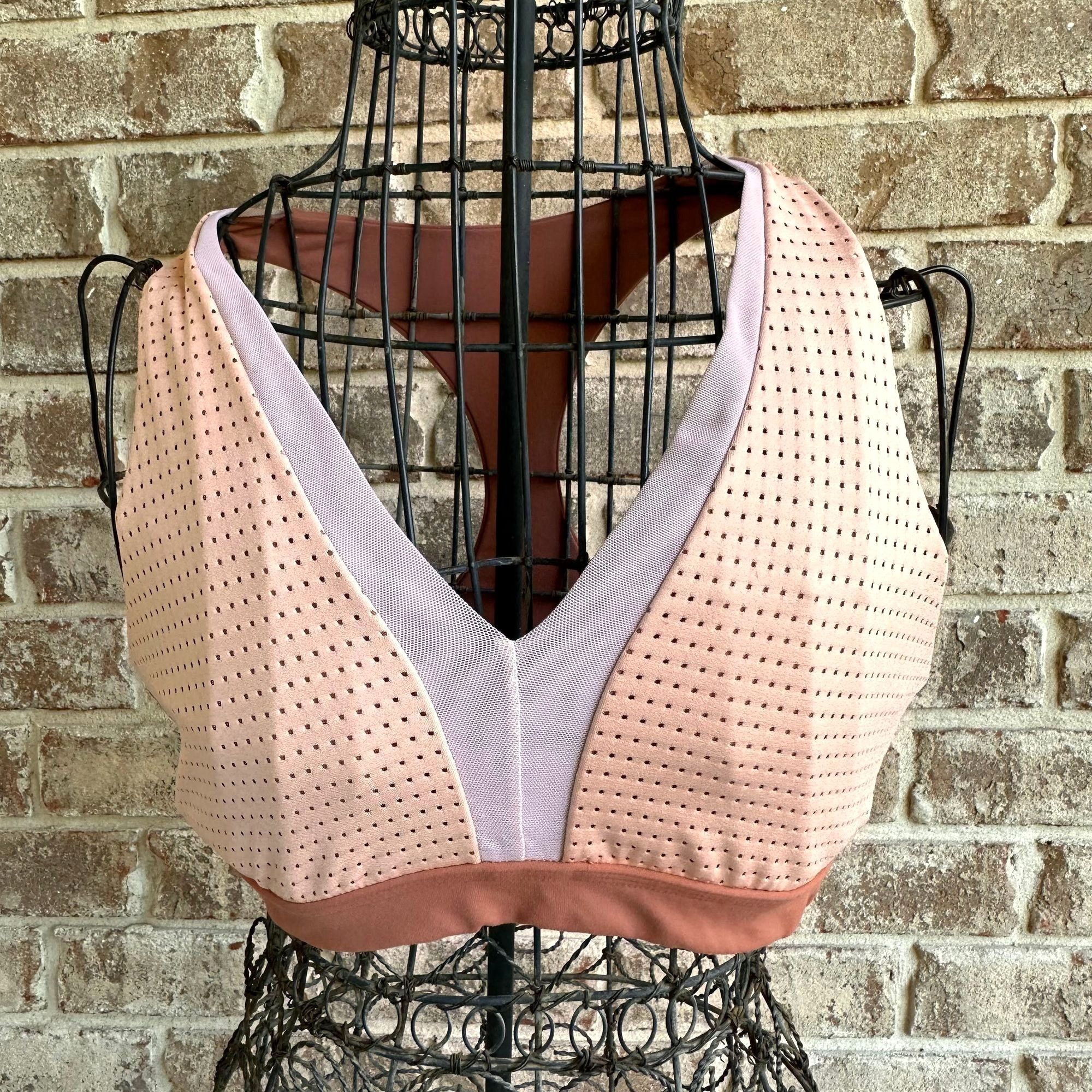Other Aerie Chill Play Move Sports Bra Medium V Neck Racerback