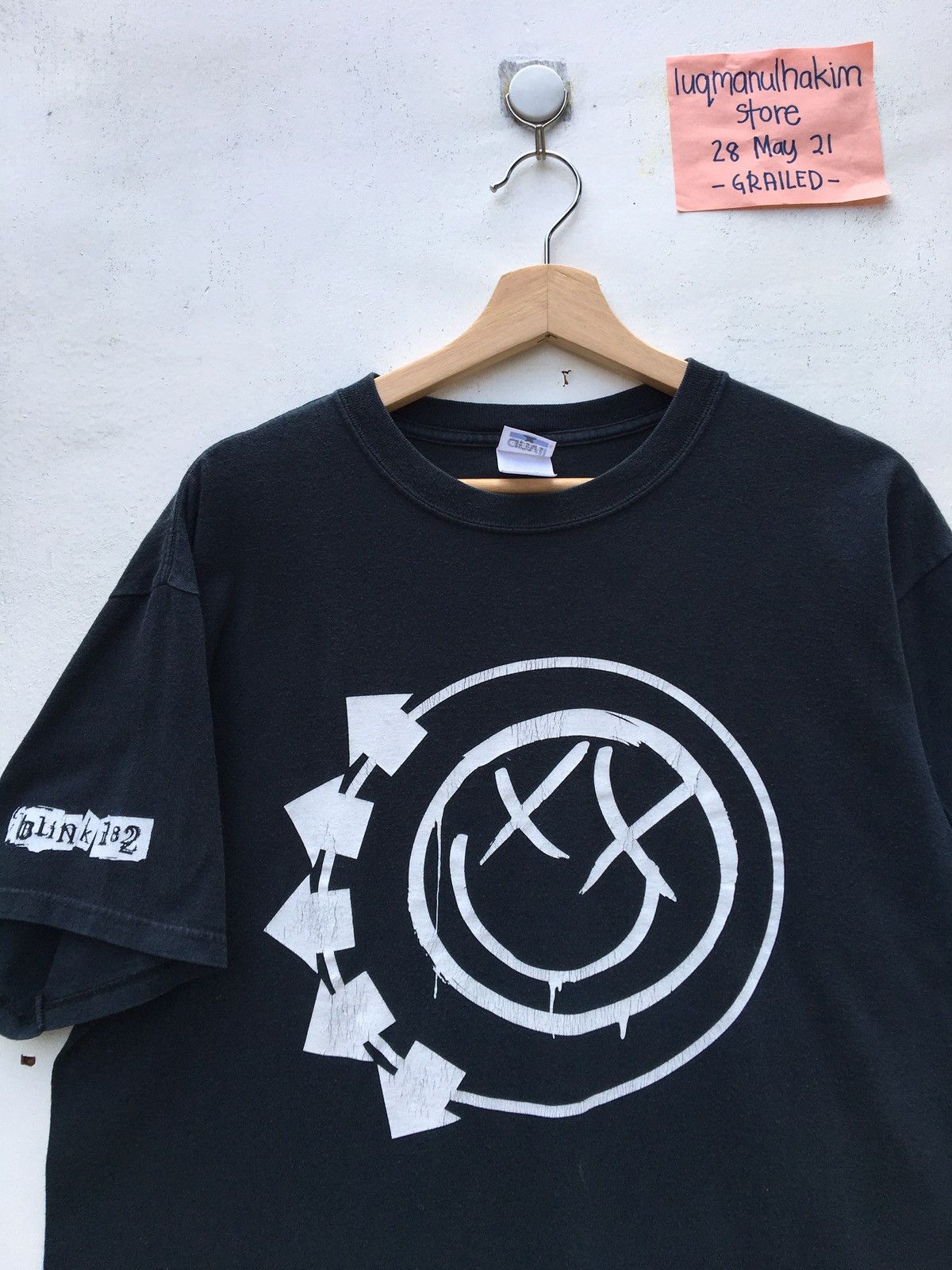 Band Tees Vintage Rare Blink 182 Smiley Logo Tshirt Hoodie, Sweatshirt | FlexRushtees.com