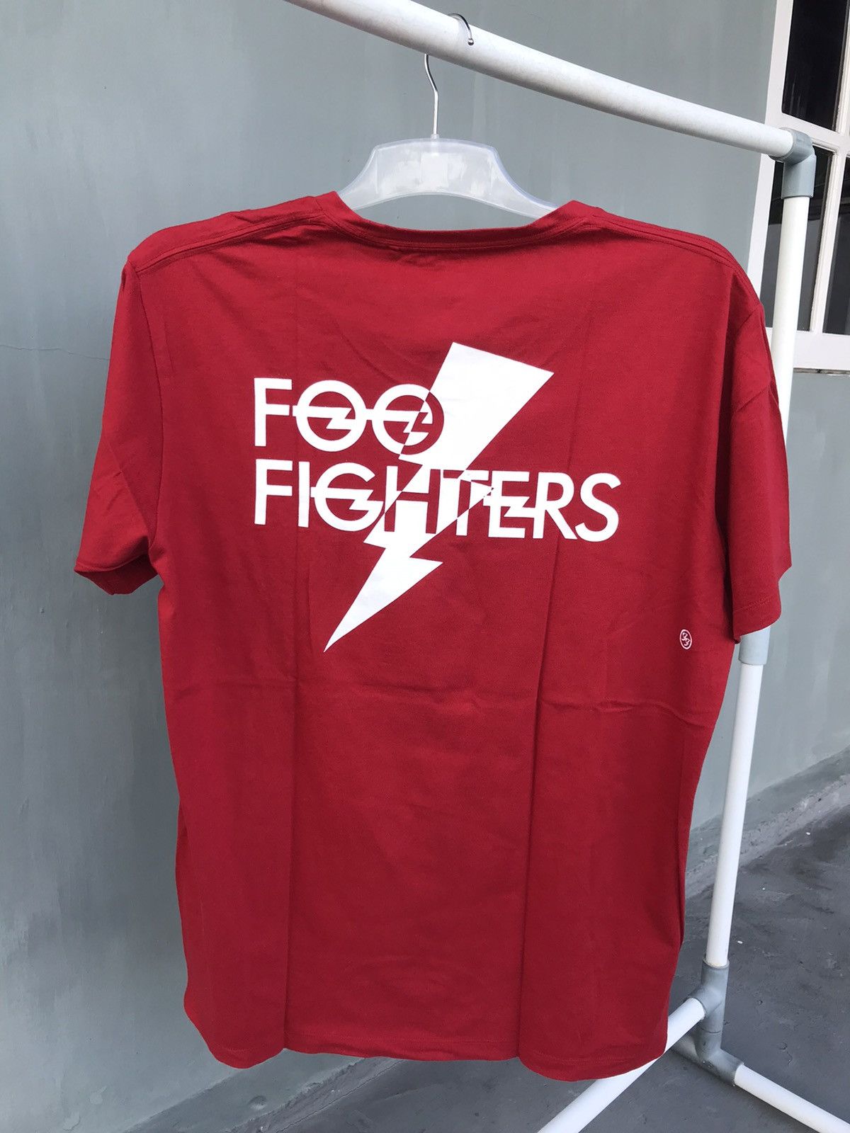 X Vintage Uniqlo X Foo Fighter T-Shirts, Hoodie, Sweatshirt | FlexRushtees.com