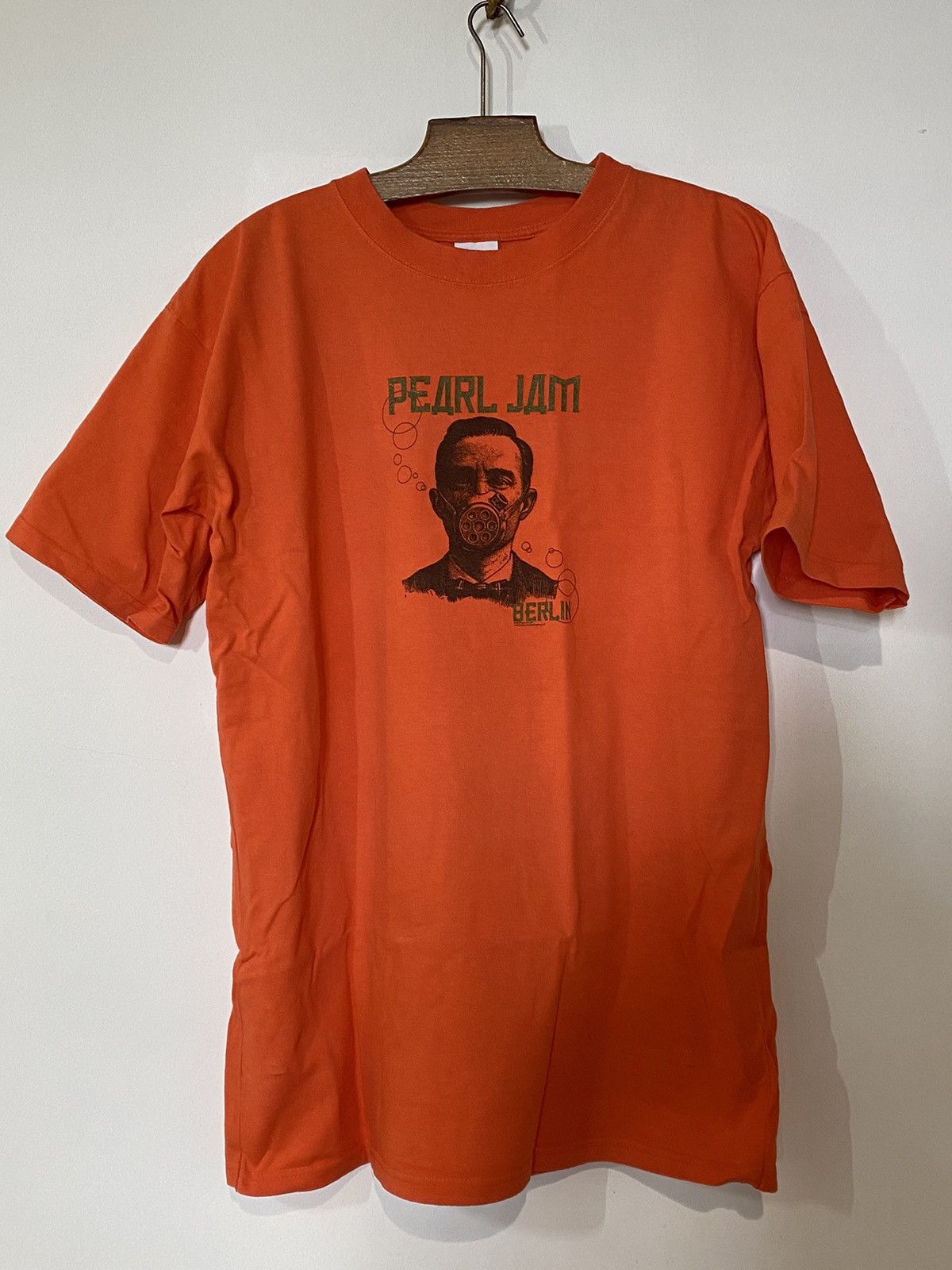 Band Tees Pearl Jam Berlin Late 90s Vintage Hoodie, Sweatshirt | FlexRushtees.com