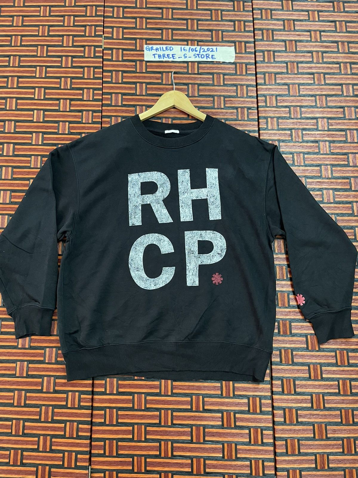Band Tees Red Hot Chili Peppers Sweatshirt Crewneck Biglogo Hoodie | FlexRushtees.com