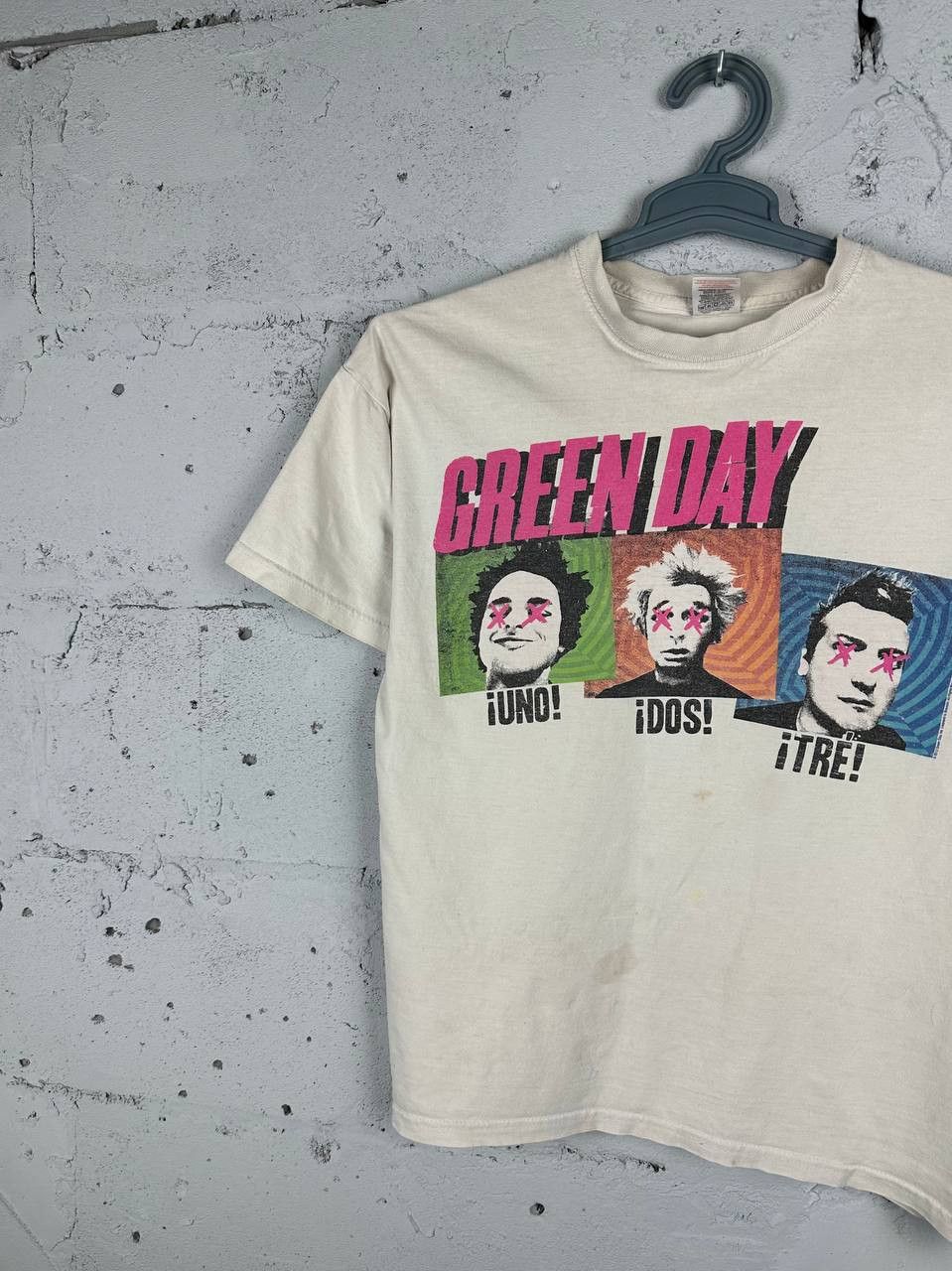 Vintage Green Day Tour 2012 Distressed Vintage T Shirt Size Xl Hoodie, Sweatshirt | FlexRushtees.com